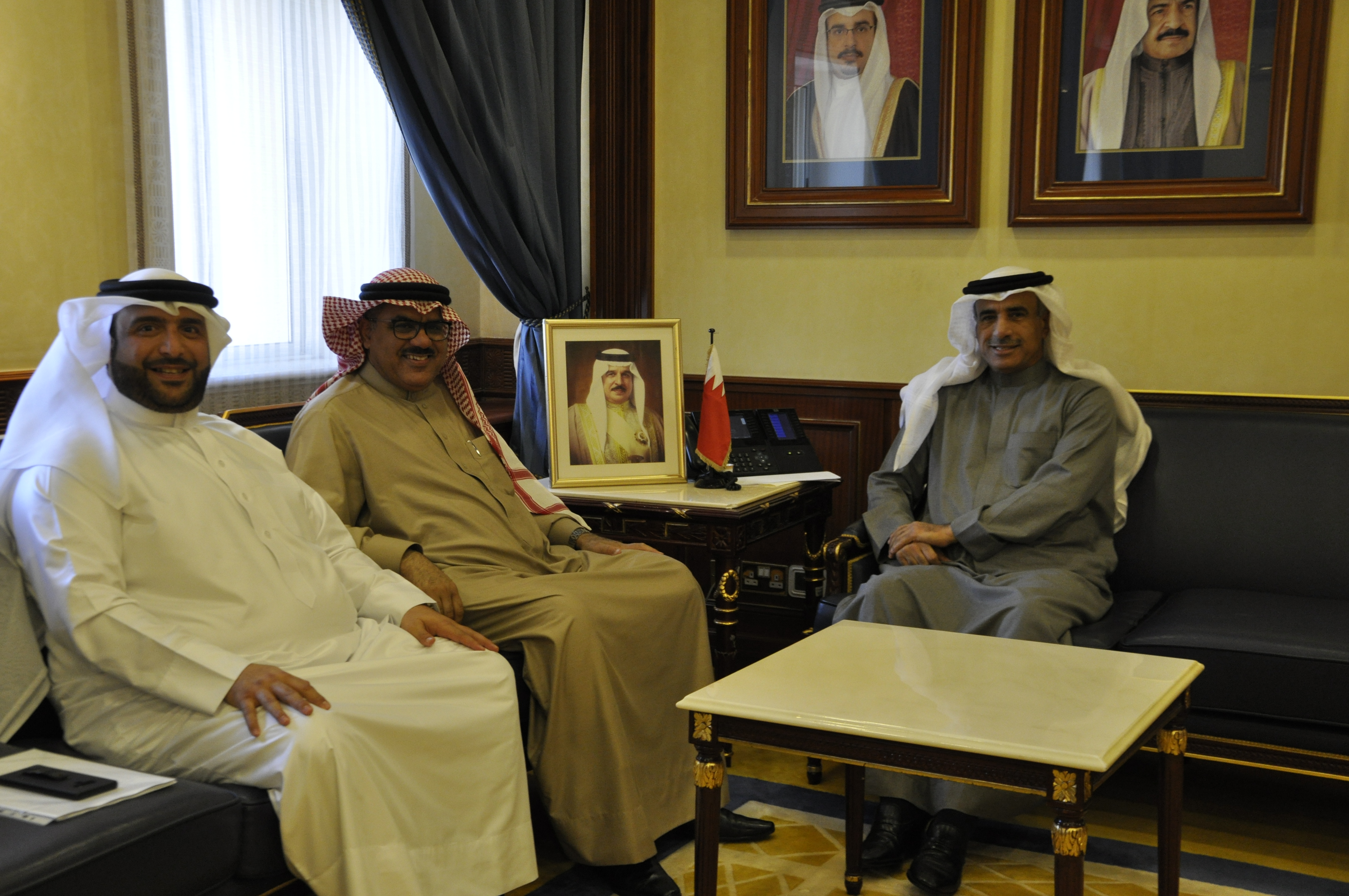 وزير الإسكان يستقبل النائبين عبدالله الذوادي وباسم المالكي