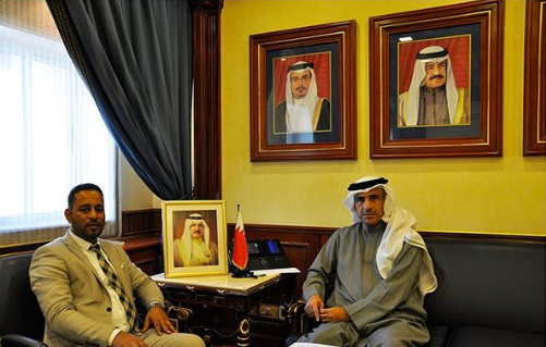 وزير الإسكان يستقبل النائب محمود البحراني