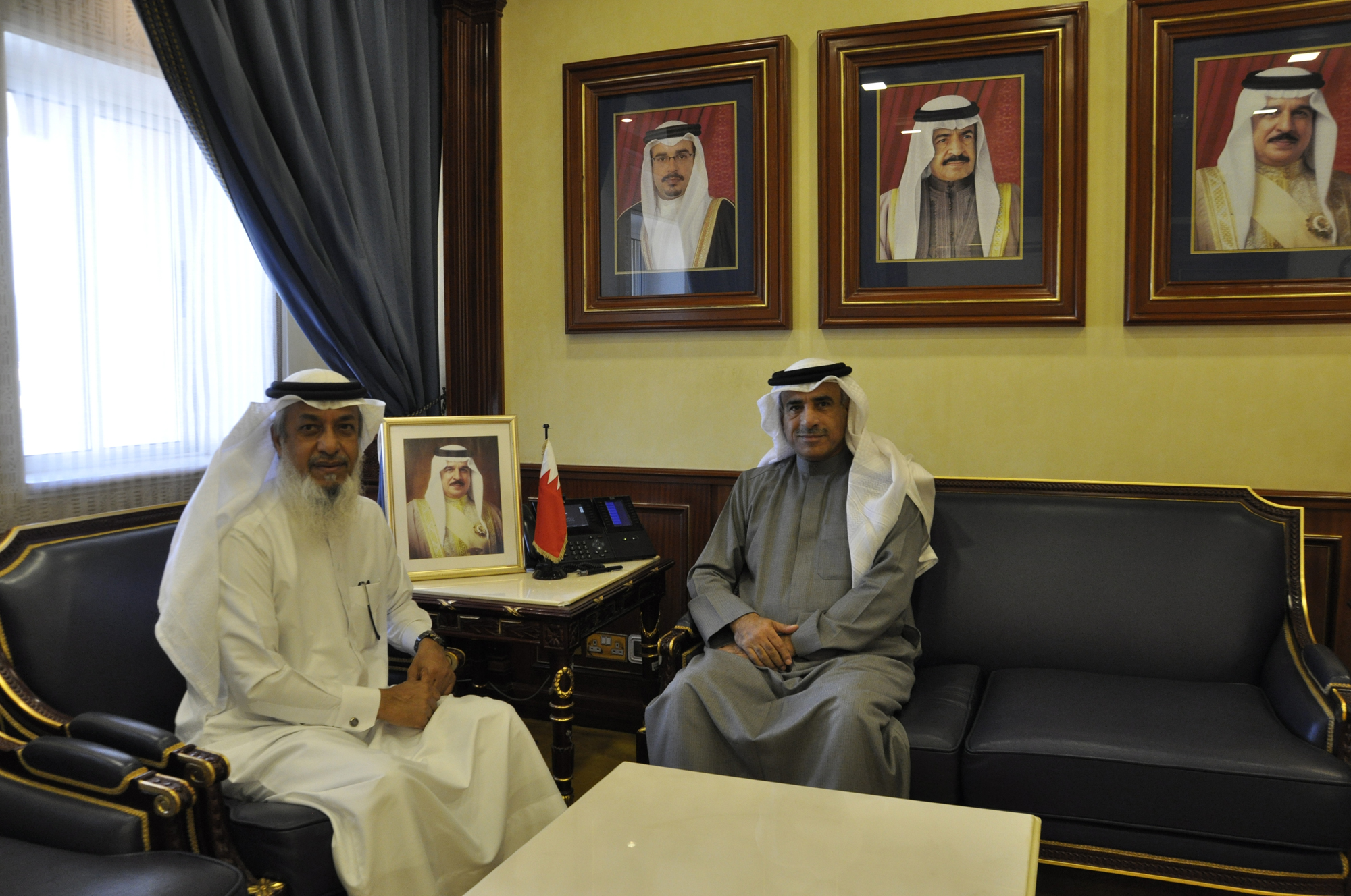 وزير الإسكان يستقبل النائب عبدالرزاق حطاب