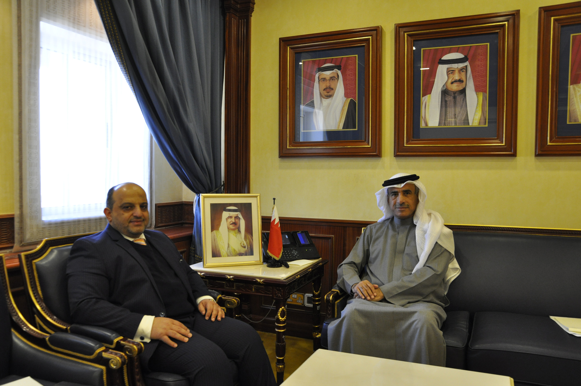 وزير الإسكان يستقبل النائب علي إسحاقي