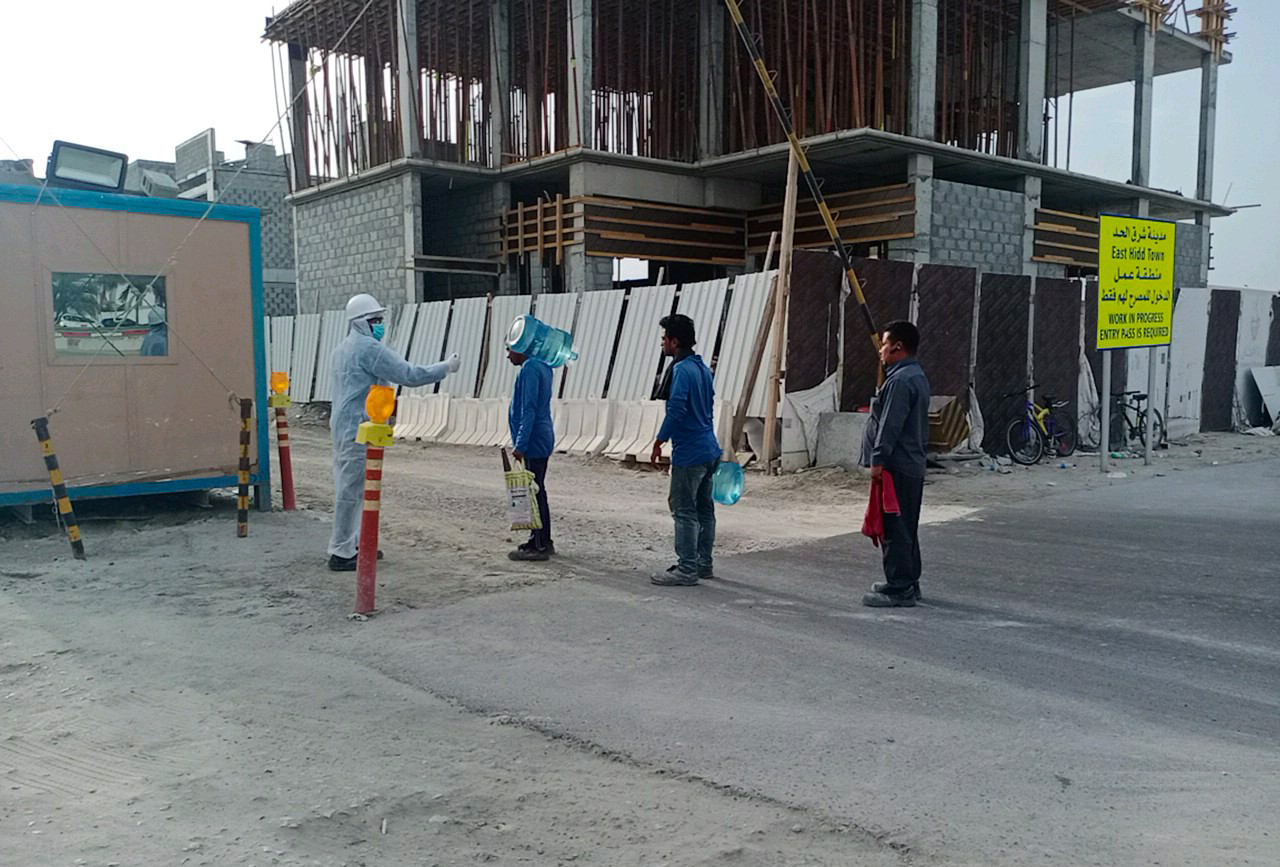 "الإسكان": تشديد الإجراءات الوقائية للعاملين ومرتادي المواقع الإسكانية 