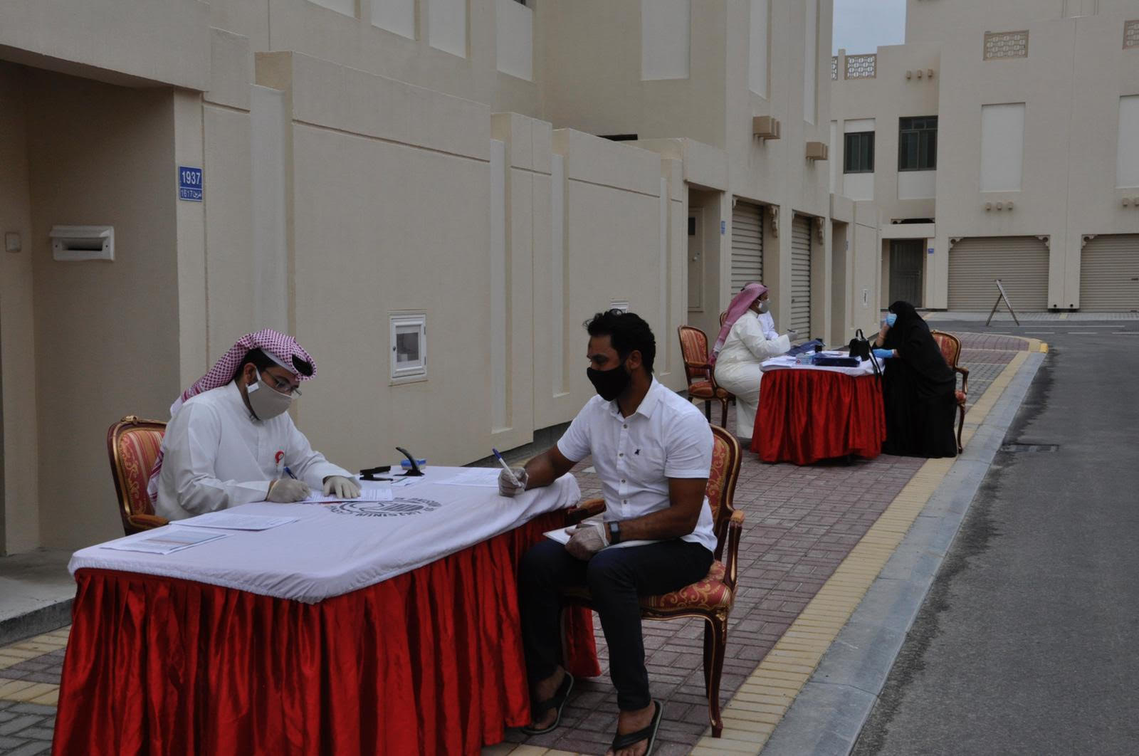 "الإسكان" تسلم عقود وحدات "الرملي" وسط إجراءات احترازية