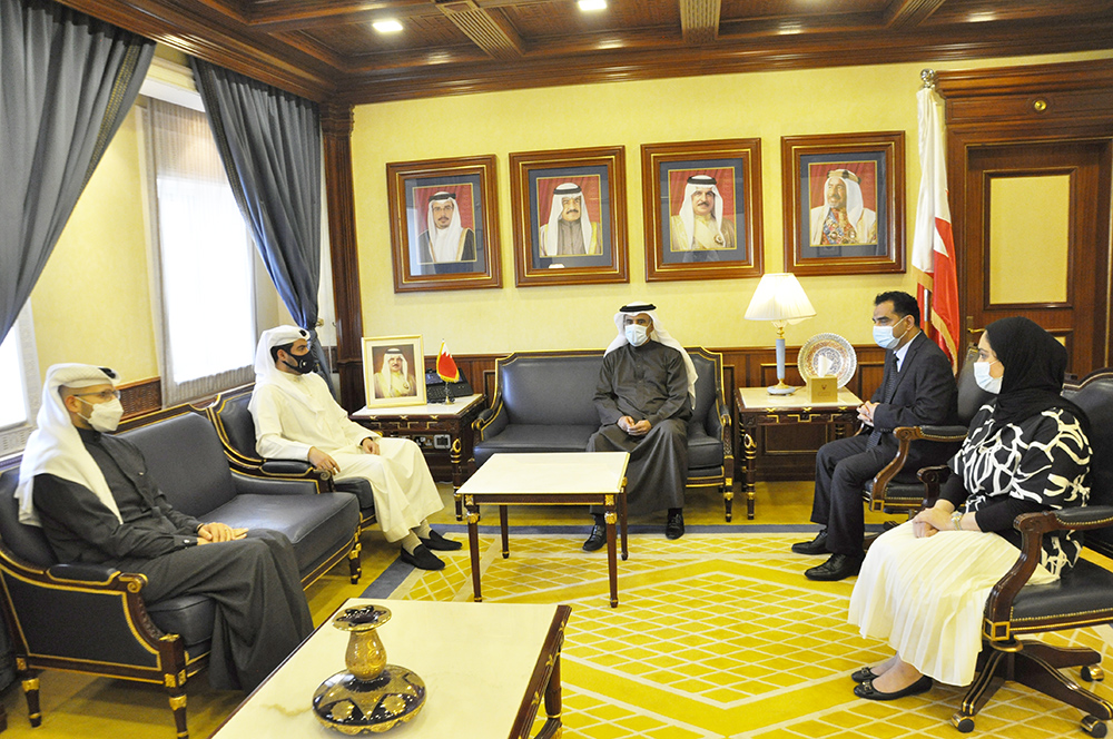 وزير الإسكان يستقبل المسئولين الجدد بمناسبة تعيينهم بالوزارة