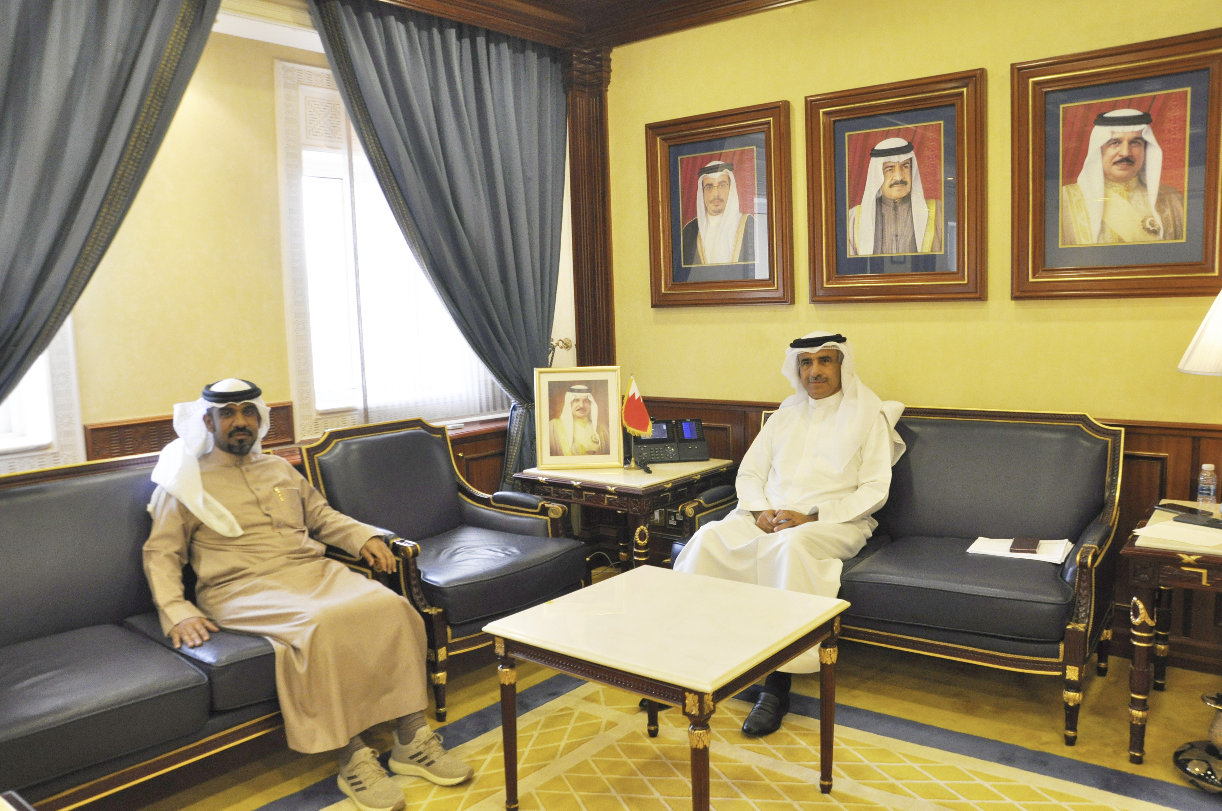 وزير الإسكان يستقبل النائب عبد الله الدوسري