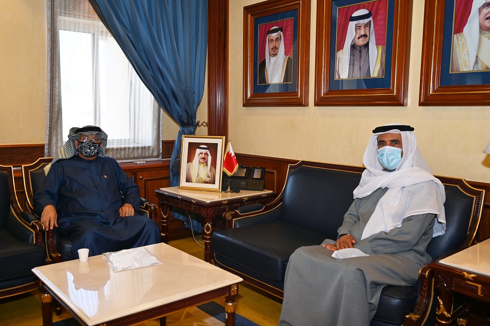 وزير الإسكان يستقبل النائب يوسف زينل