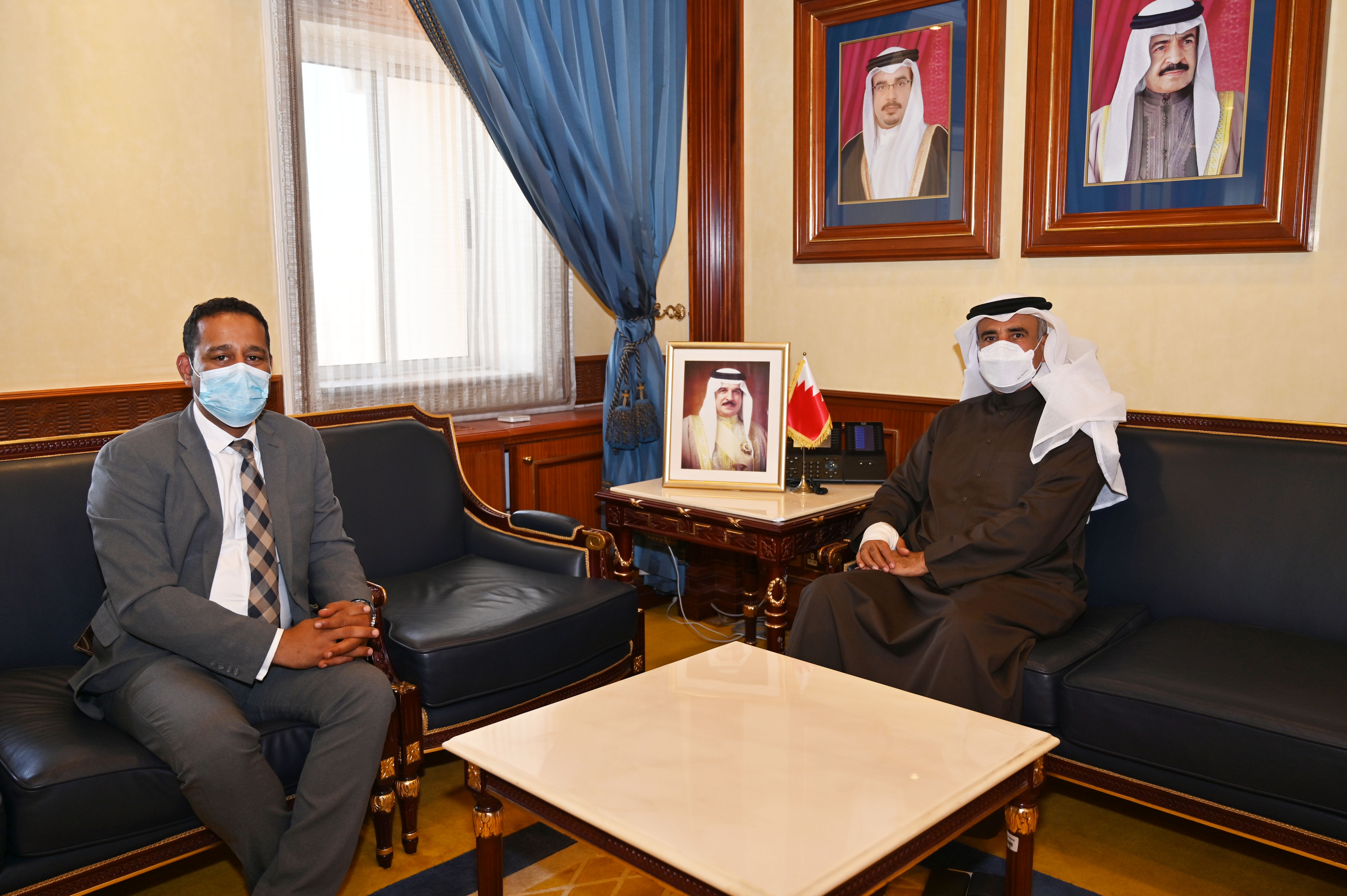 وزير الإسكان يستقبل النائب محمود البحراني