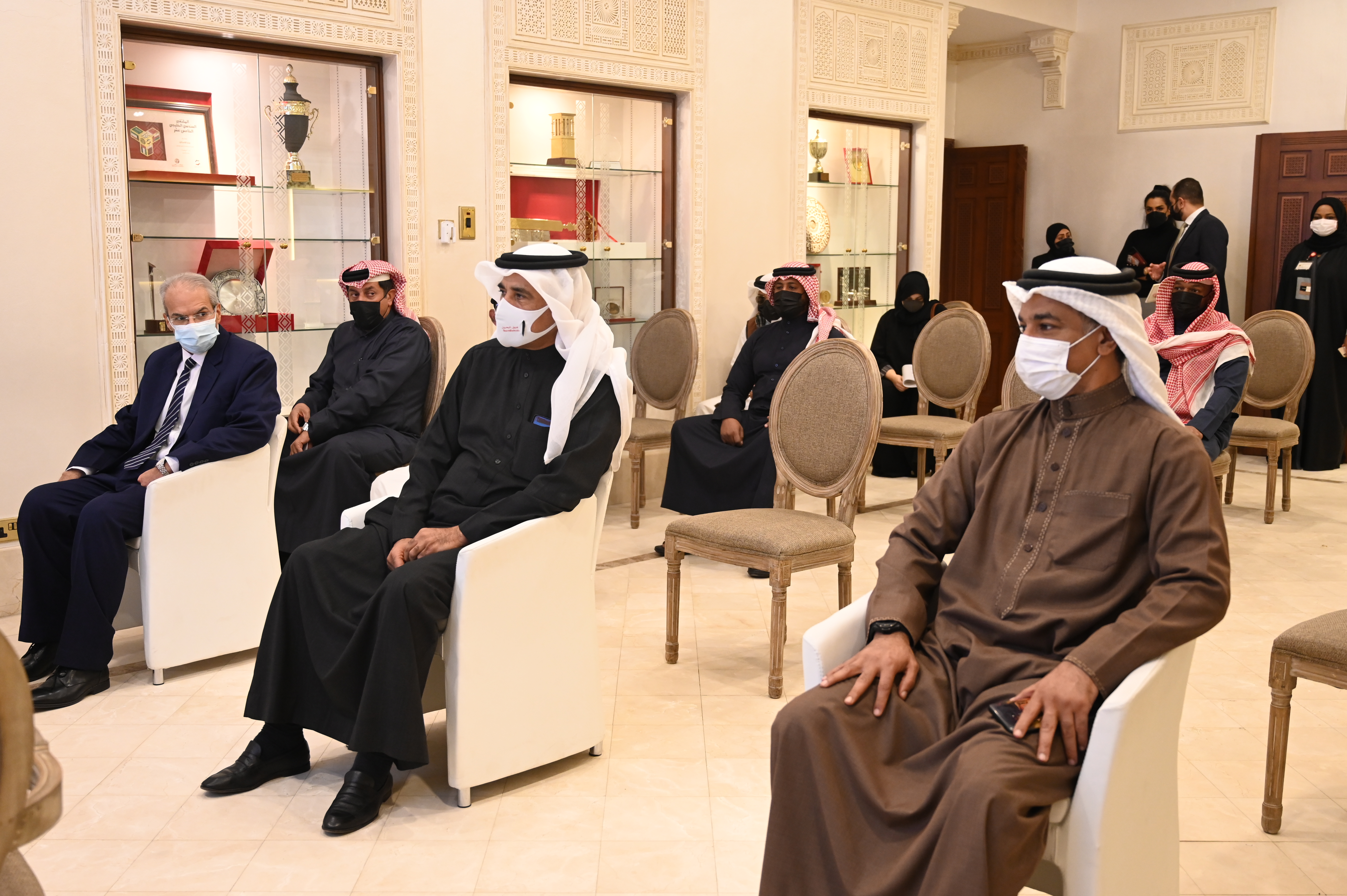 "الإسكان" تواصل توزيع شهادات التخصيص بمشروع مدينة خليفة وتسلّم مفاتيح مدينة سلمان وشرق الحد