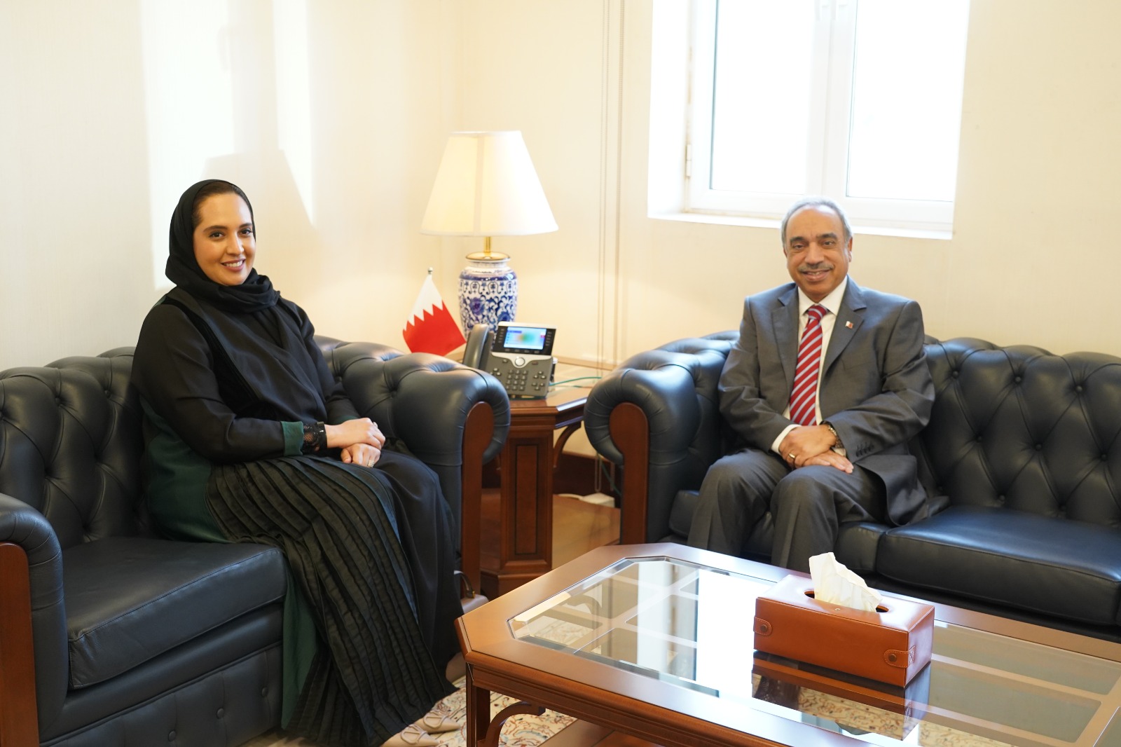 وزيرة الإسكان والتخطيط العمراني تتسلم مهامها وتؤكد العزم على مواصلة التطوير