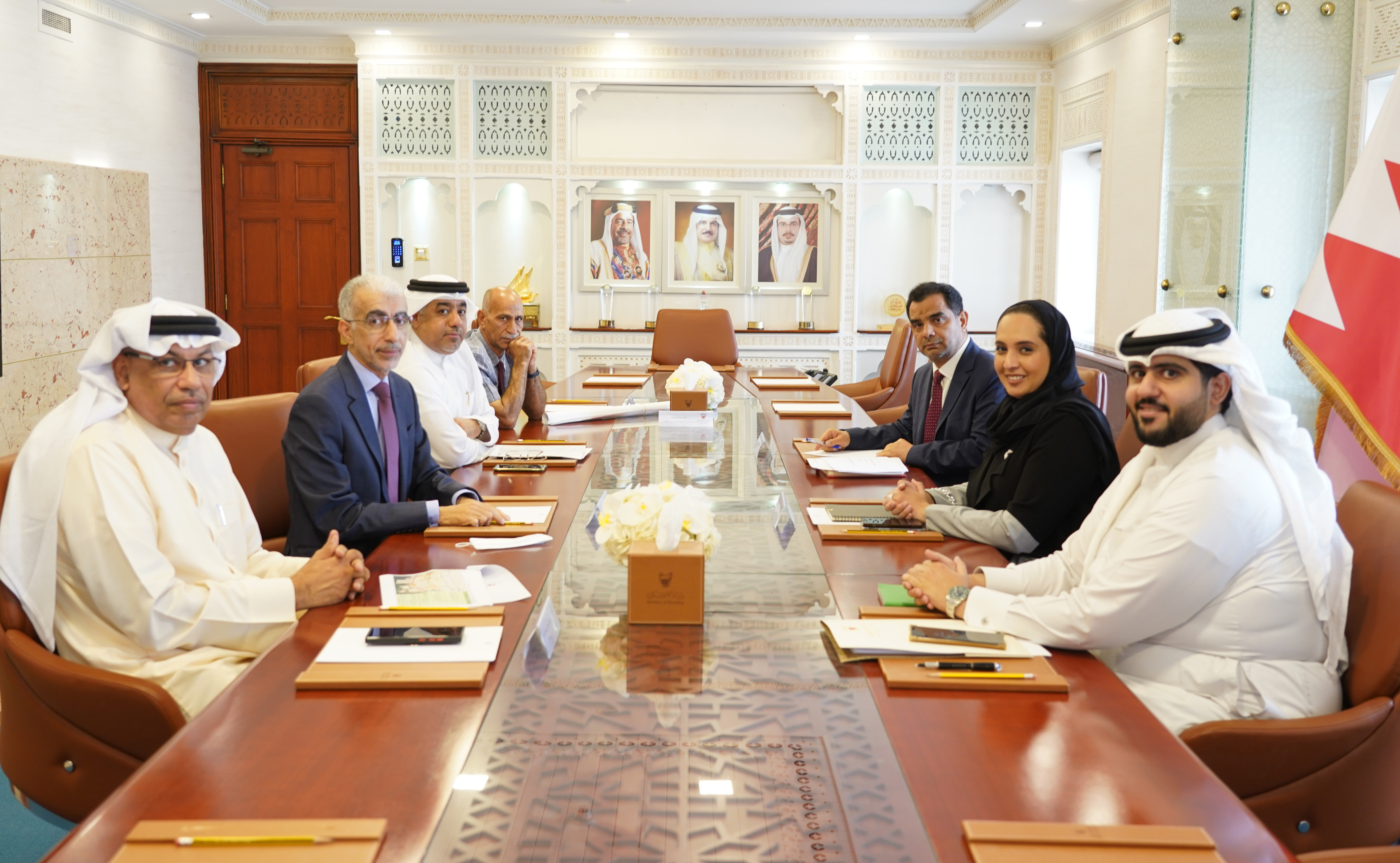 وزيرا "الأشغال" و"الإسكان" يبحثان تطوير البنية التحتية لمدينة خليفة بما يلبّي احتياجات المواطنين