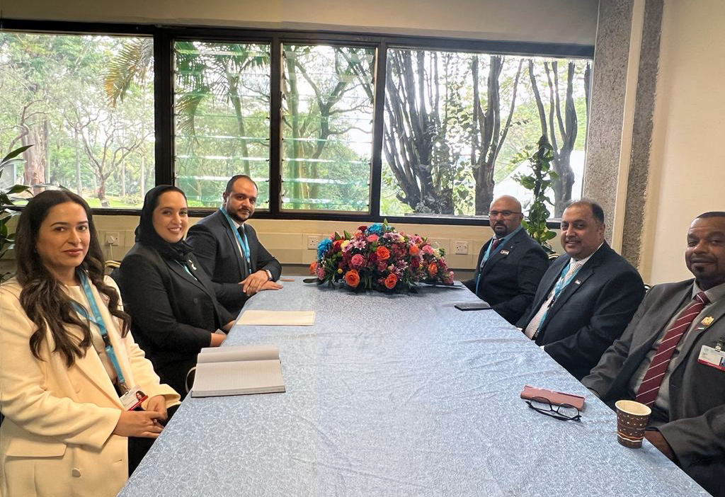 الرميحي تبحث مع مدير برنامج الشيخ زايد للإسكان الموضوعات المطروحة باجتماعات الموئل