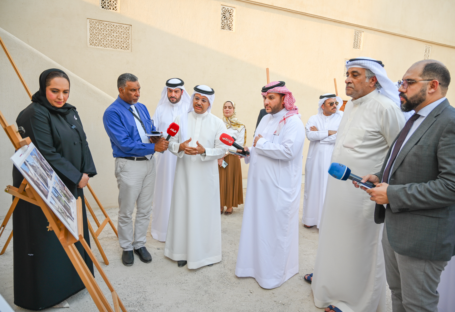 بحضور أصحاب السعادة الوزراء ورؤساء الهيئات الحكومية.. رؤساء تحرير الصحف المحلية يطلعون على خطة تطوير مدينة المحرق