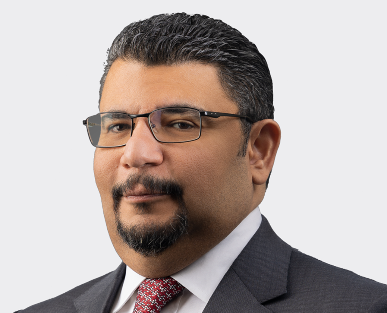 وزير شؤون الكهرباء والماء يشيد بزيارة نائب جلالة الملك ولي العهد إلى محافظة المحرق