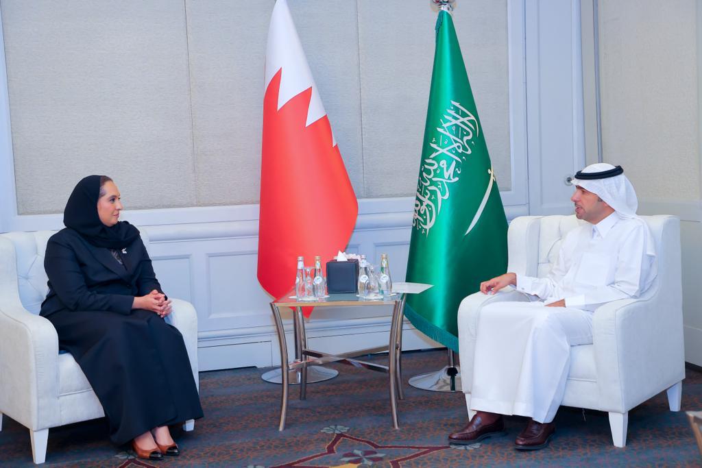 على هامش مشاركتها في منتدى مستقبل العقار بالرياض .. وزيرة الإسكان والتخطيط العمراني تبحث مع نظيرها السعودي تعزيز التعاون لتبادل الخبرات والتجارب في توفير الخدمات الإسكانية للمواطنين