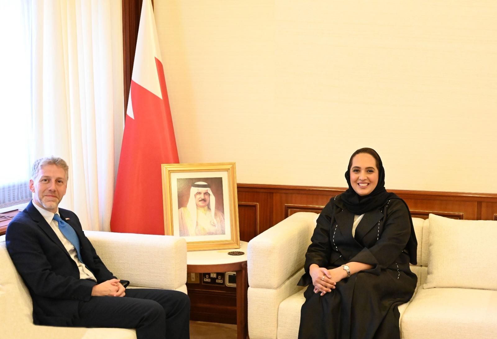 The Minister of Housing and Urban Planning receives the British Ambassador to the Kingdom of Bahrain