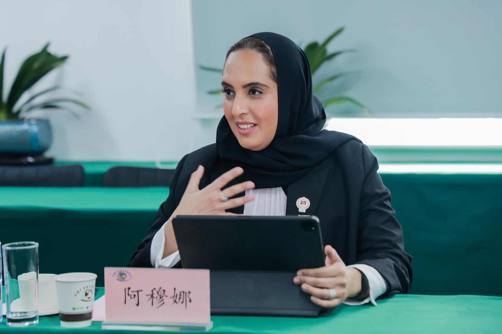 الرميحي تبحث التعاون مع رئيس جمعية الصين للتنمية الخارجية  