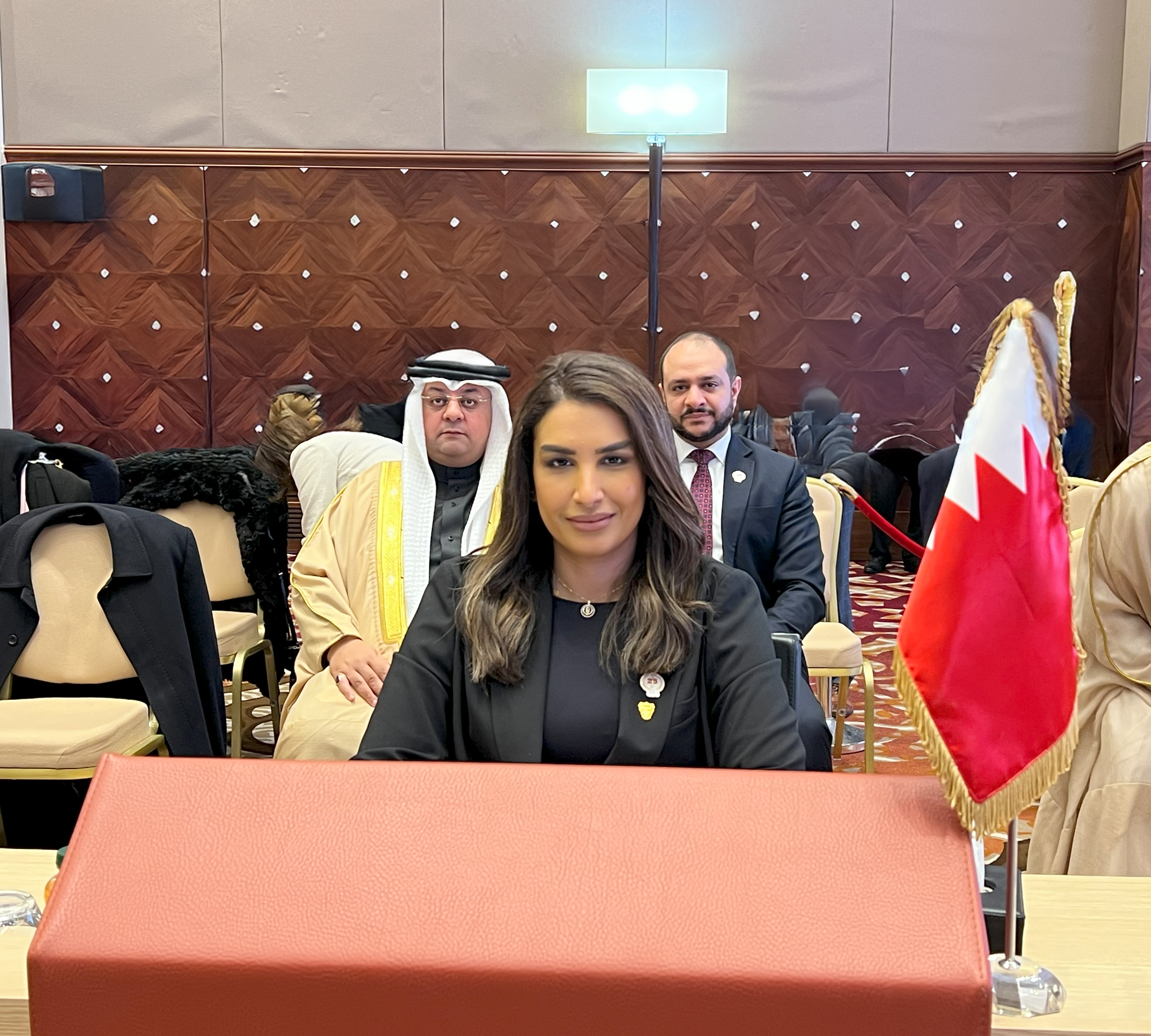 استعرضت مسارات الخطط الاسكانية لتوفير الخدمات الإسكانية للمواطنين بمملكة البحرين .. وكيل الإسكان والتخطيط العمراني تشارك في اجتماع وزراء الإسكان والتعمير العرب ومؤتمر الإسكان العربي بالجزائر