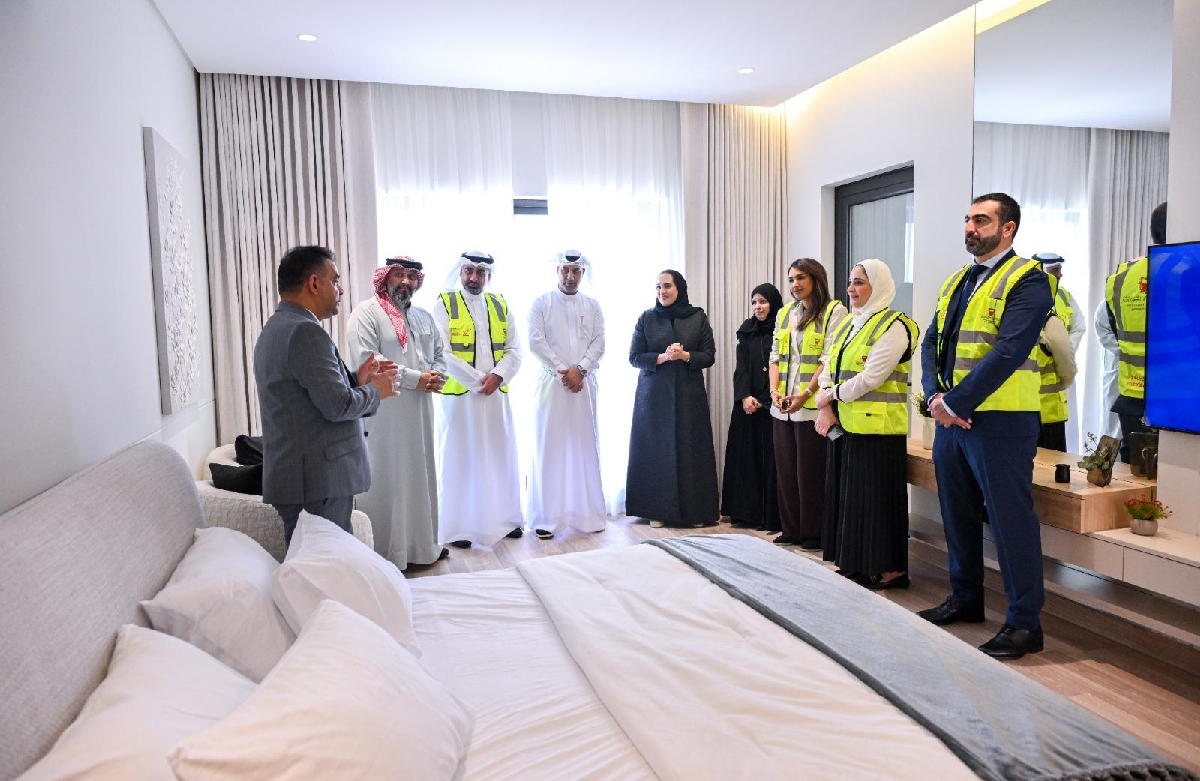 أكدت أن المشاريع الإسكانية في المحافظات تسير وفق الجدول الزمني.. وجهود متواصلة لتكثيف وتيرة المشاريع وزيرة الإسكان والتخطيط العمراني تتفقد سير العمل بمشاريع برنامج "حقوق تطوير الأراضي الحكومية"