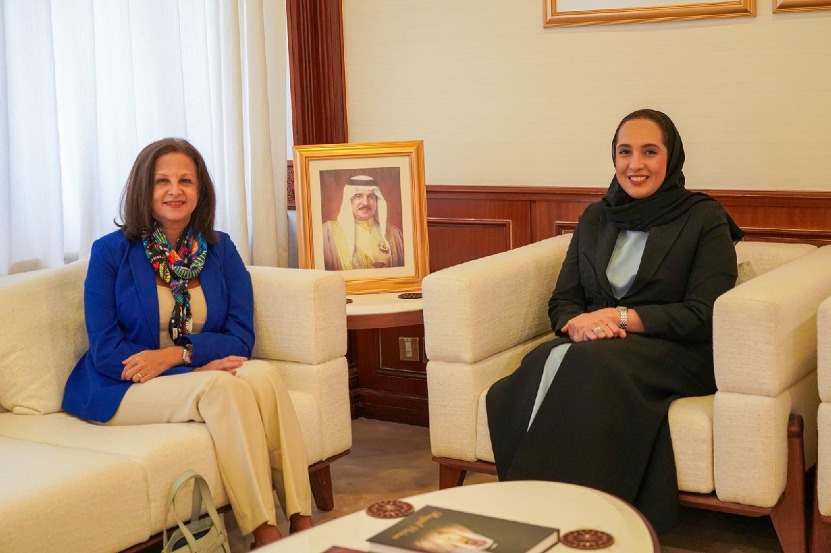 وزيرة الإسكان والتخطيط العمراني تستقبل القائم بأعمال سفارة الجمهورية اللبنانية لدى مملكة البحرين