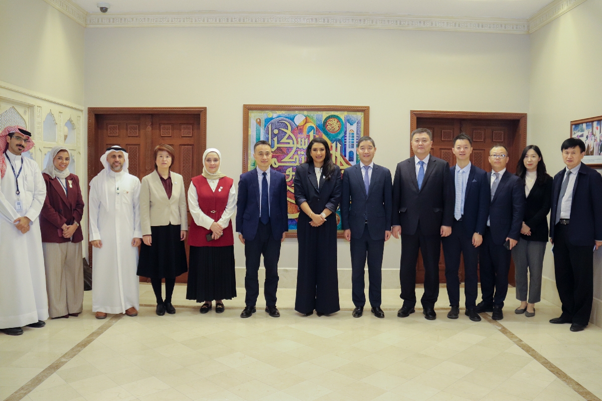 وكيل وزارة الإسكان والتخطيط العمراني تبحث مستجدات تنفيذ مشروع مدينة سترة الإسكانية مع شركة CMEC الصينية وبنك سيتيك الصيني