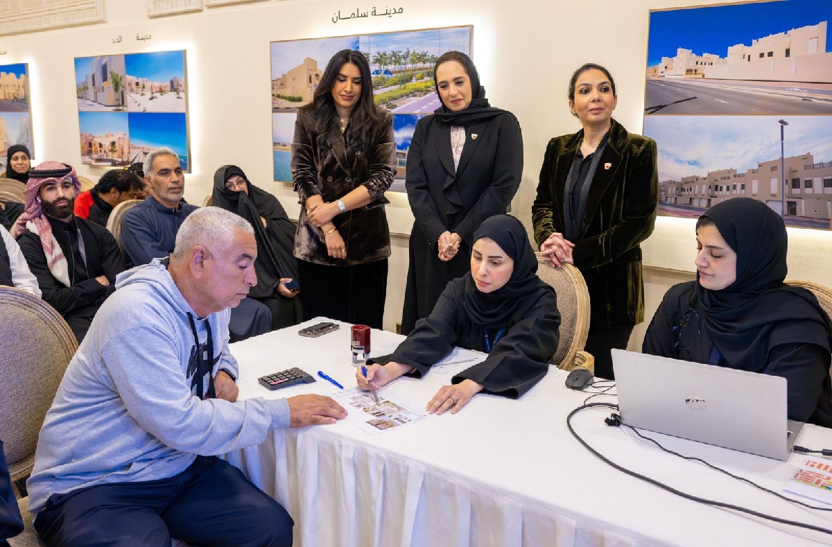 تنفيذًا لتوجيهات جلالة الملك المعظم وأمر سمو ولي العهد رئيس مجلس الوزراء  وزارة الإسكان والتخطيط العمراني تشرع في إجراءات السحب على وحدات المرحلة الثانية من مشروع مدينة سترة الإسكاني