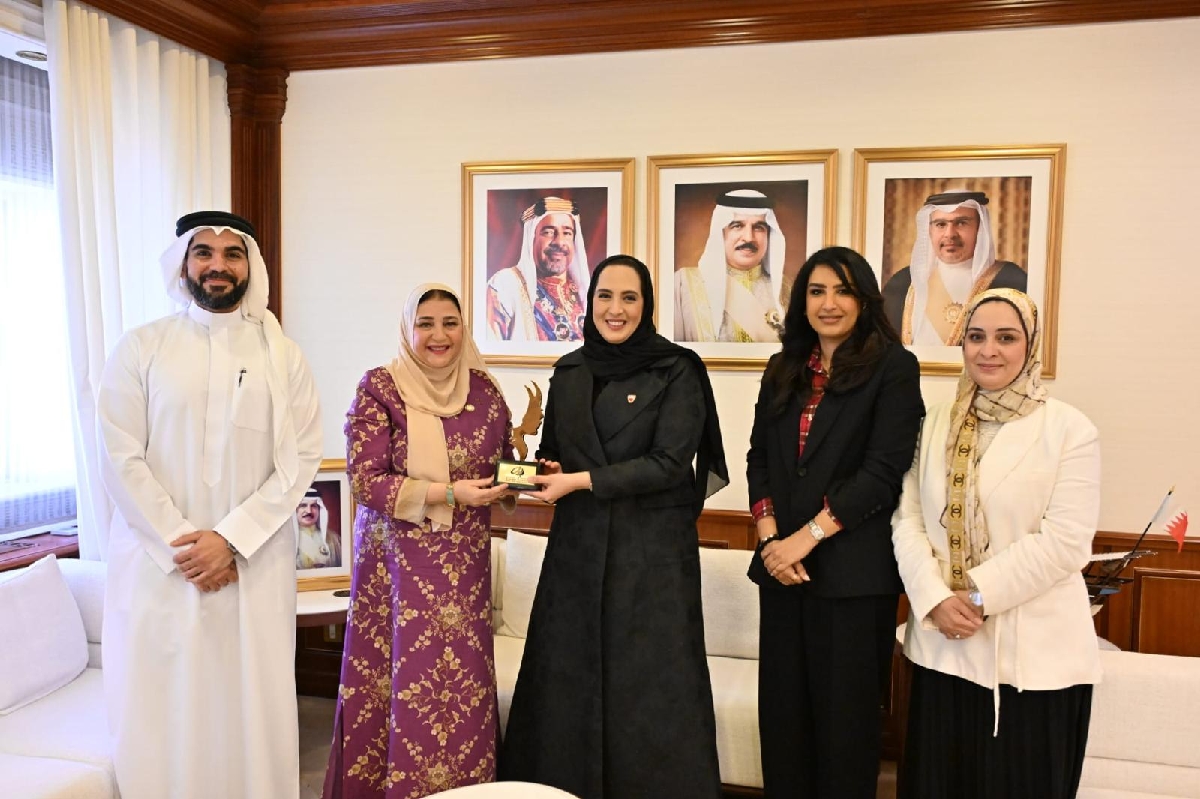 وزيرة الإسكان والتخطيط العمراني تستقبل عضو مجلس إدارة شعبة الاستثمار العقاري بالاتحاد العام للغرف التجارية بجمهورية مصر العربية