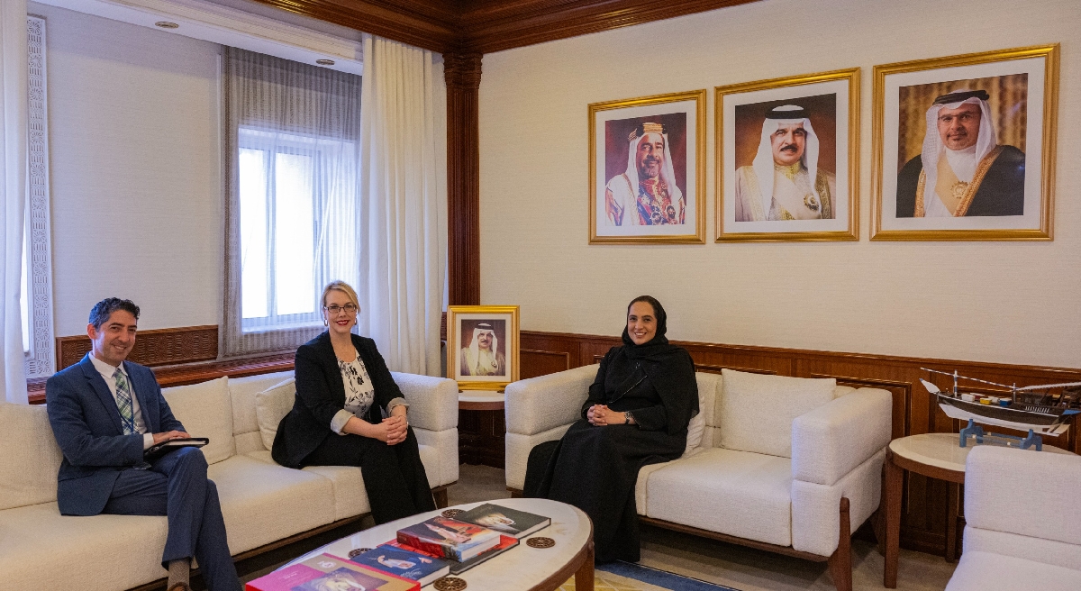 وزيرة الإسكان والتخطيط العمراني تستقبل سفيرة الولايات المتحدة الأمريكية لدى مملكة البحرين