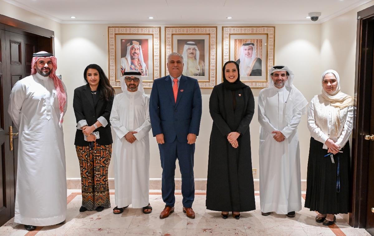 وزيرة الإسكان والتخطيط العمراني تبحث مع جمعية البحرين العقارية تعزيز التعاون المشترك 