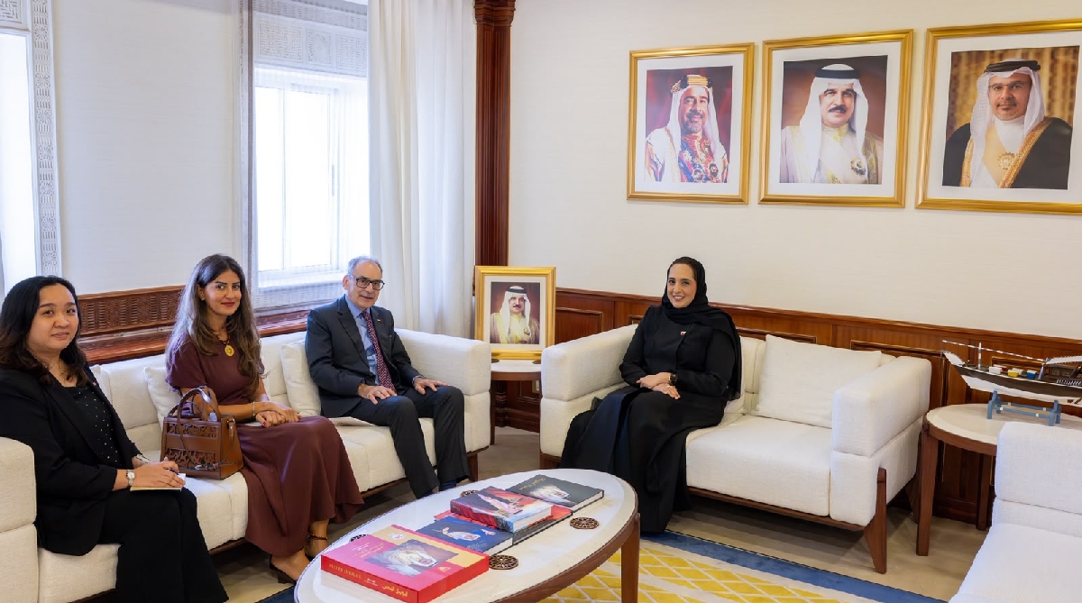 وزيرة الإسكان والتخطيط العمراني تستقبل القائم بأعمال سفير المملكة المتحدة لدى مملكة البحرين