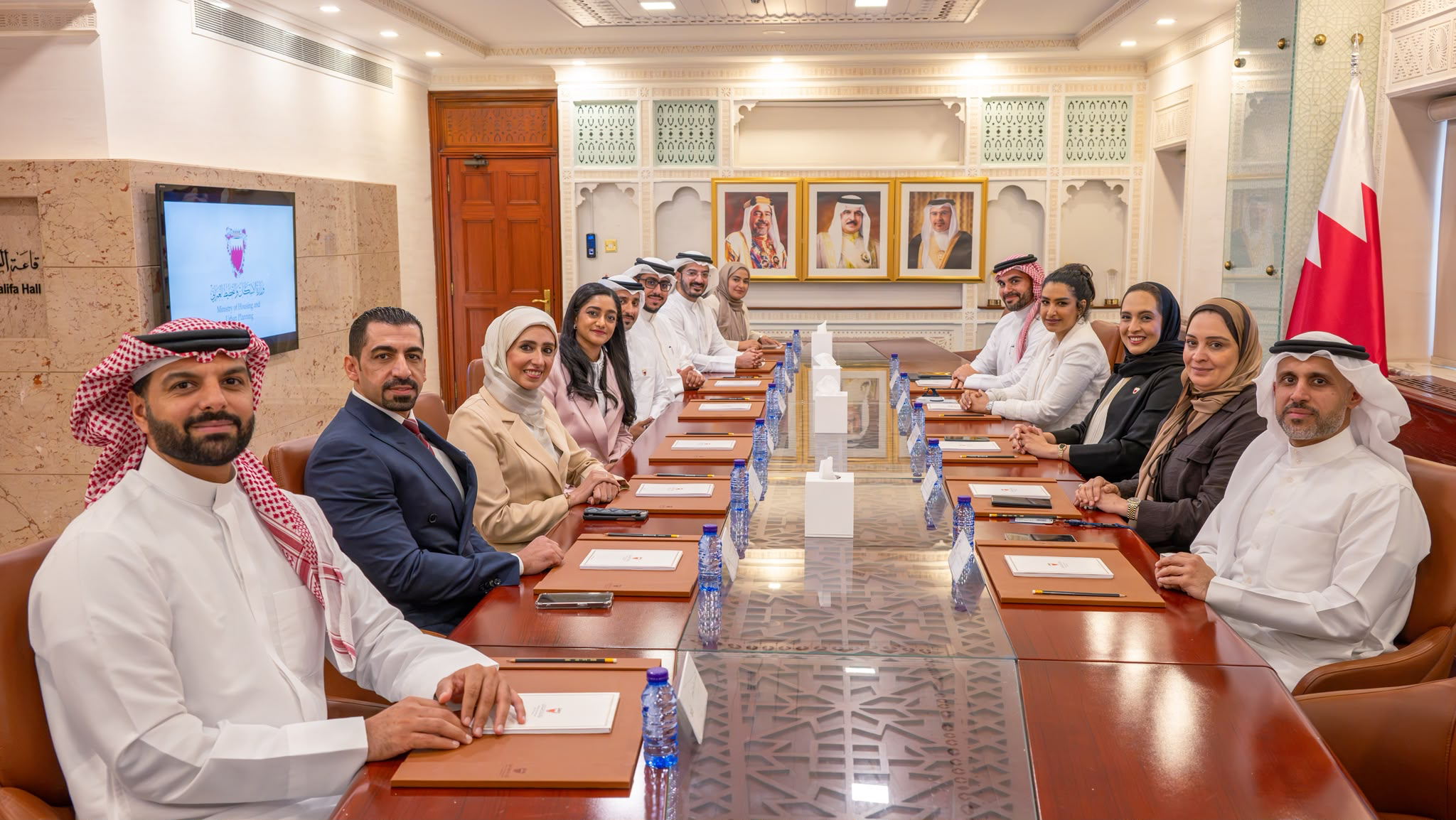 وزيرة الإسكان والتخطيط العمراني تستقبل رئيس وأعضاء جمعية البحرين للمدن الذكية