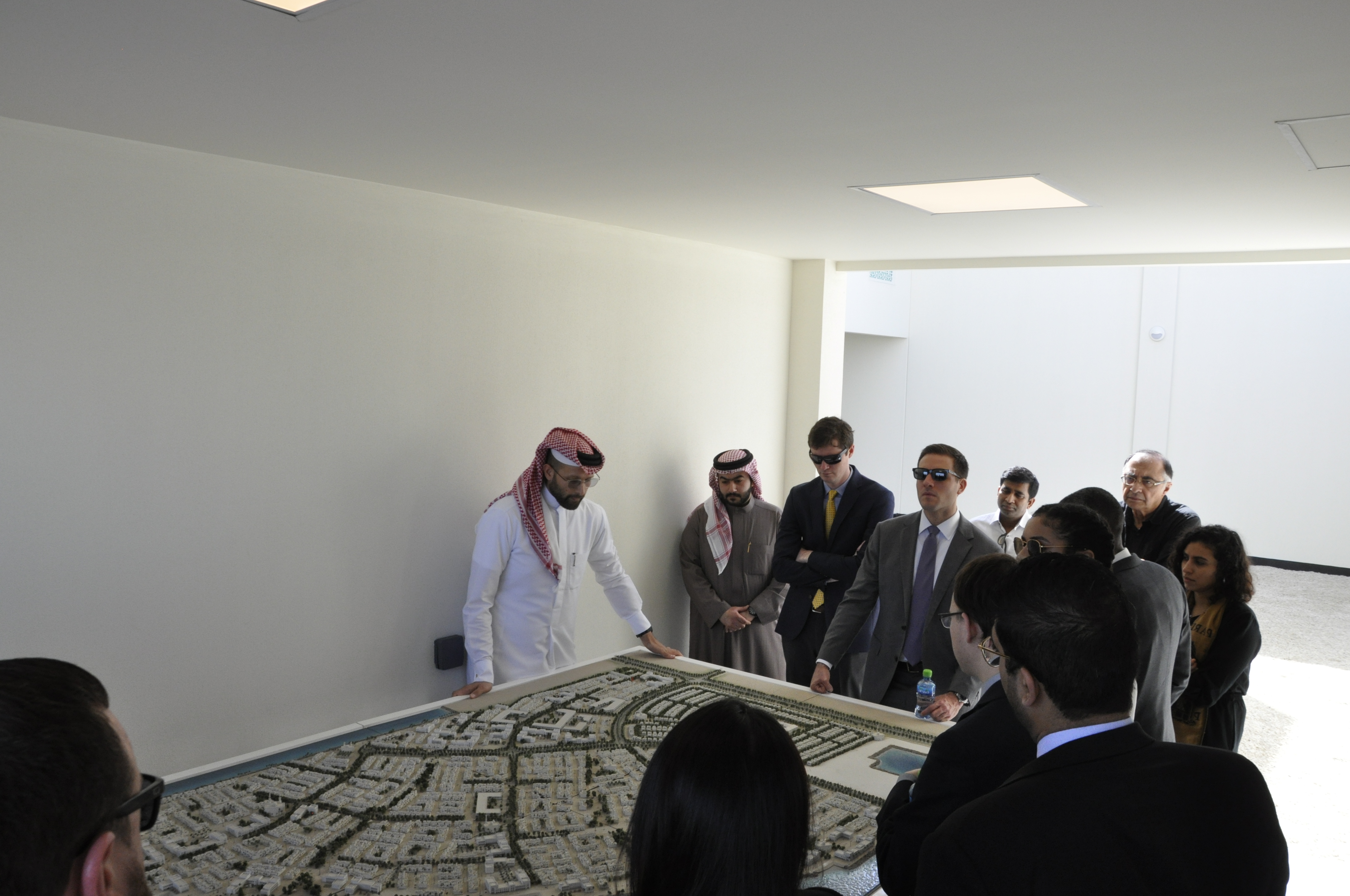 ? زيارة وفد الكونغرس الأمريكي لمشروع مدينة شرق الحد