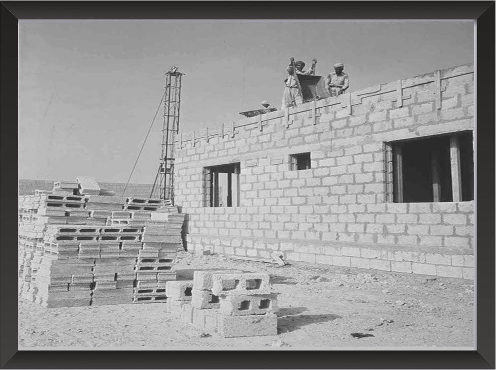 ‎جانب من الأعمال الإنشائية لتنفيذ مشروع عسكر الإسكاني عام 1964? ذاكرة إسكانية