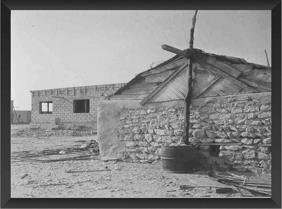 ‎جانب من الأعمال الإنشائية لتنفيذ مشروع عسكر الإسكاني عام 1964 ? ذاكرة إسكانية