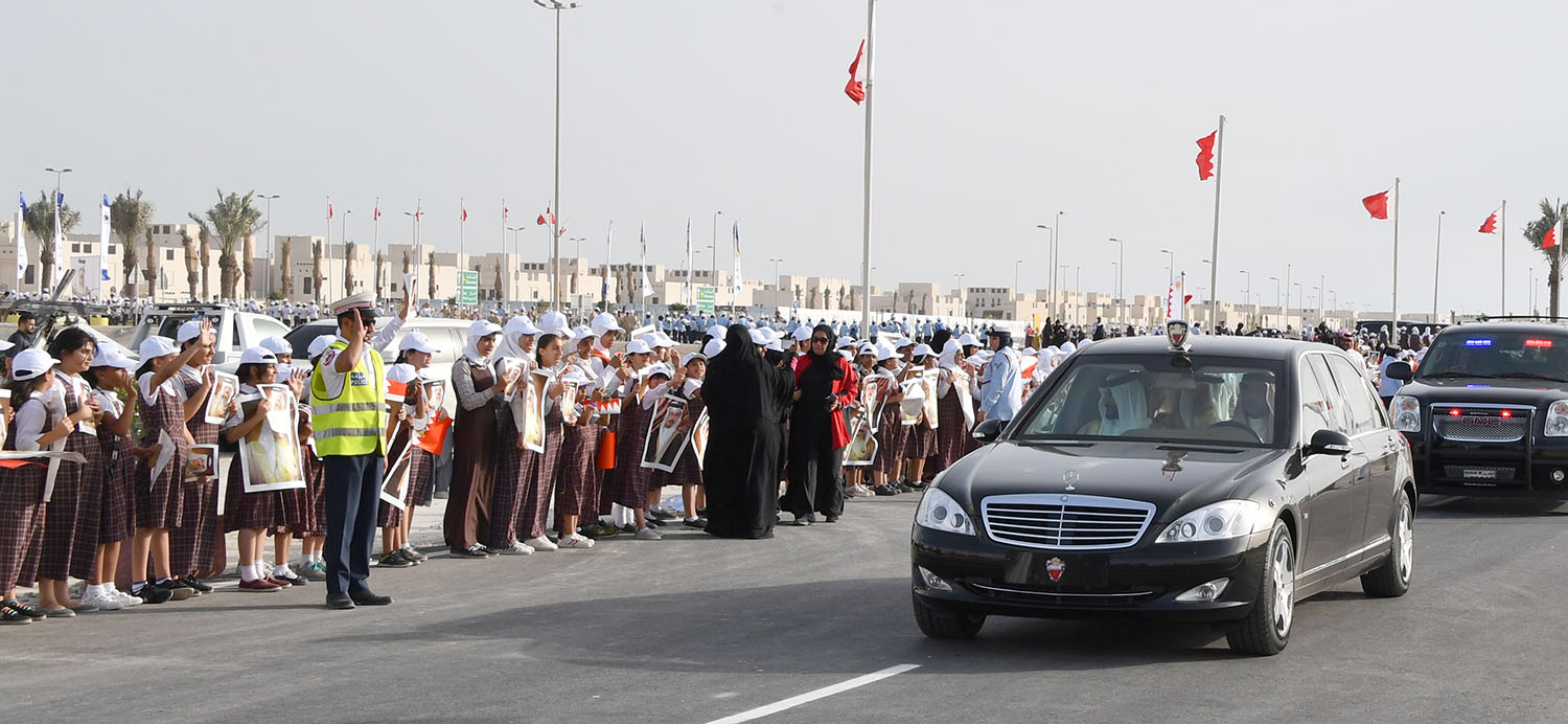 ? جلالة الملك حمد بن عيسى آل خليفة يرعى افتتاح مدينة سلمان