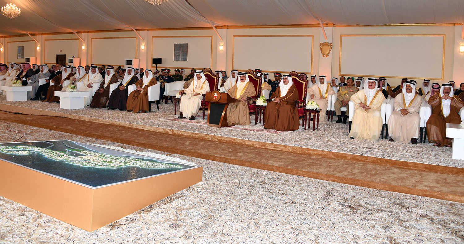 ? جلالة الملك حمد بن عيسى آل خليفة يرعى افتتاح مدينة سلمان