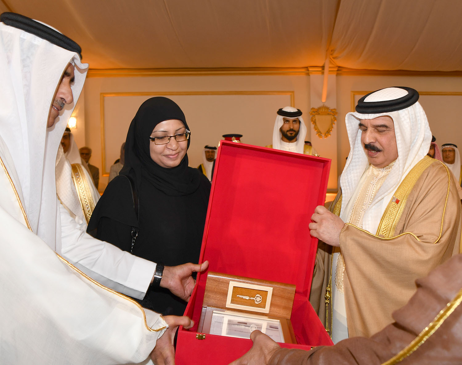 ? جلالة الملك حمد بن عيسى آل خليفة يرعى افتتاح مدينة سلمان