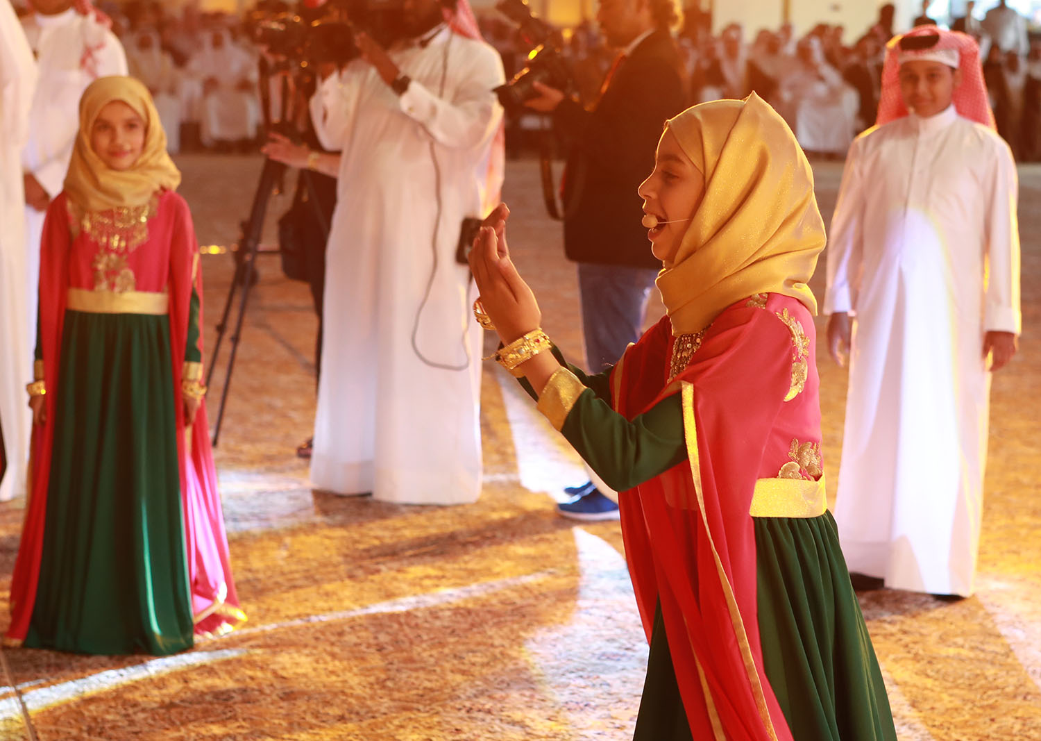 ? جلالة الملك حمد بن عيسى آل خليفة يرعى افتتاح مدينة سلمان