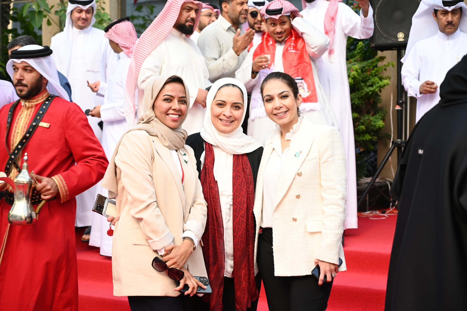 ?  وزارة الإسكان والتخطيط العمراني تحتفل بالأعياد الوطنية