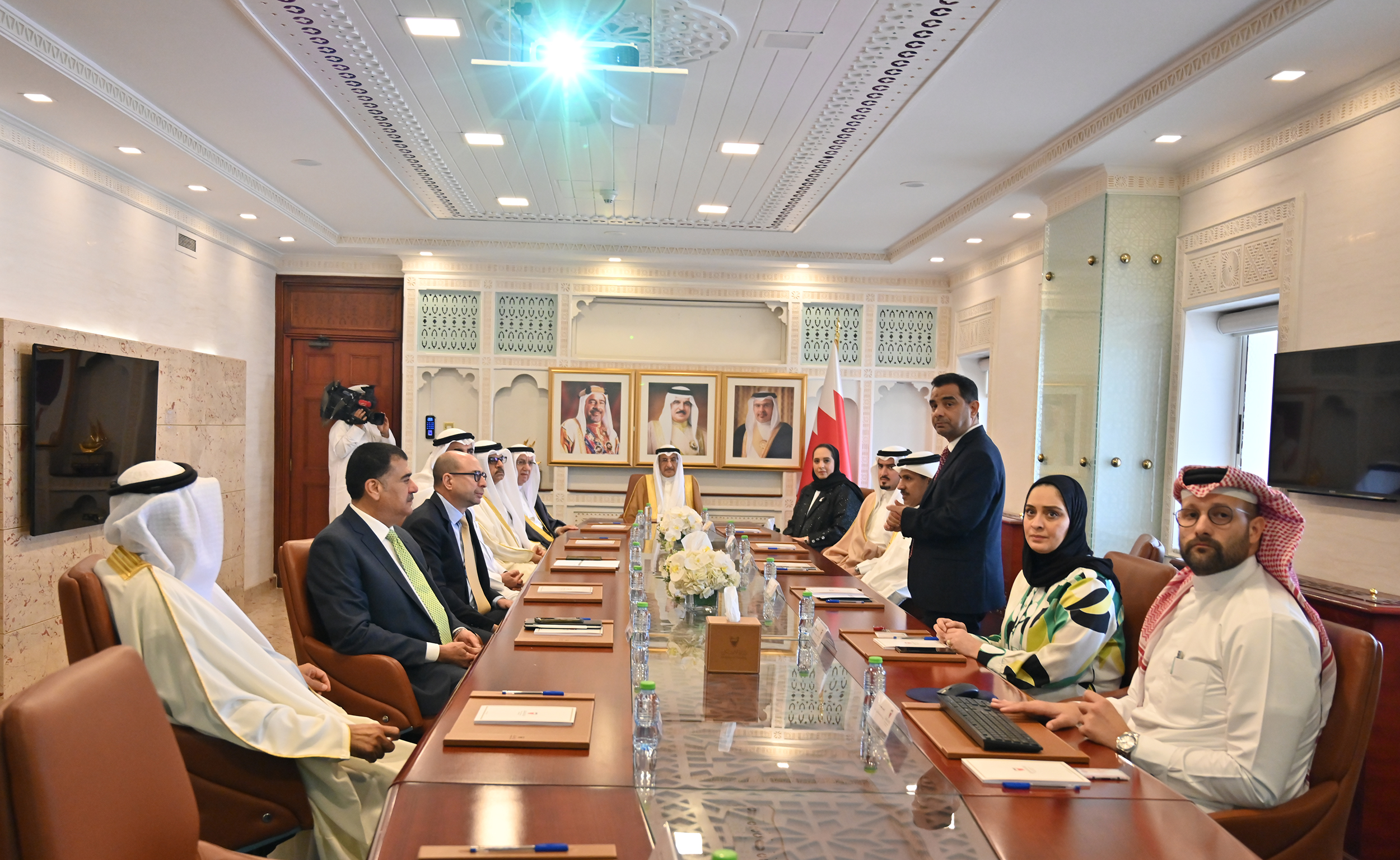 ? زيارة الشيخ خالد بن عبد الله آل خليفة وزارة الإسكان والتخطيط العمراني