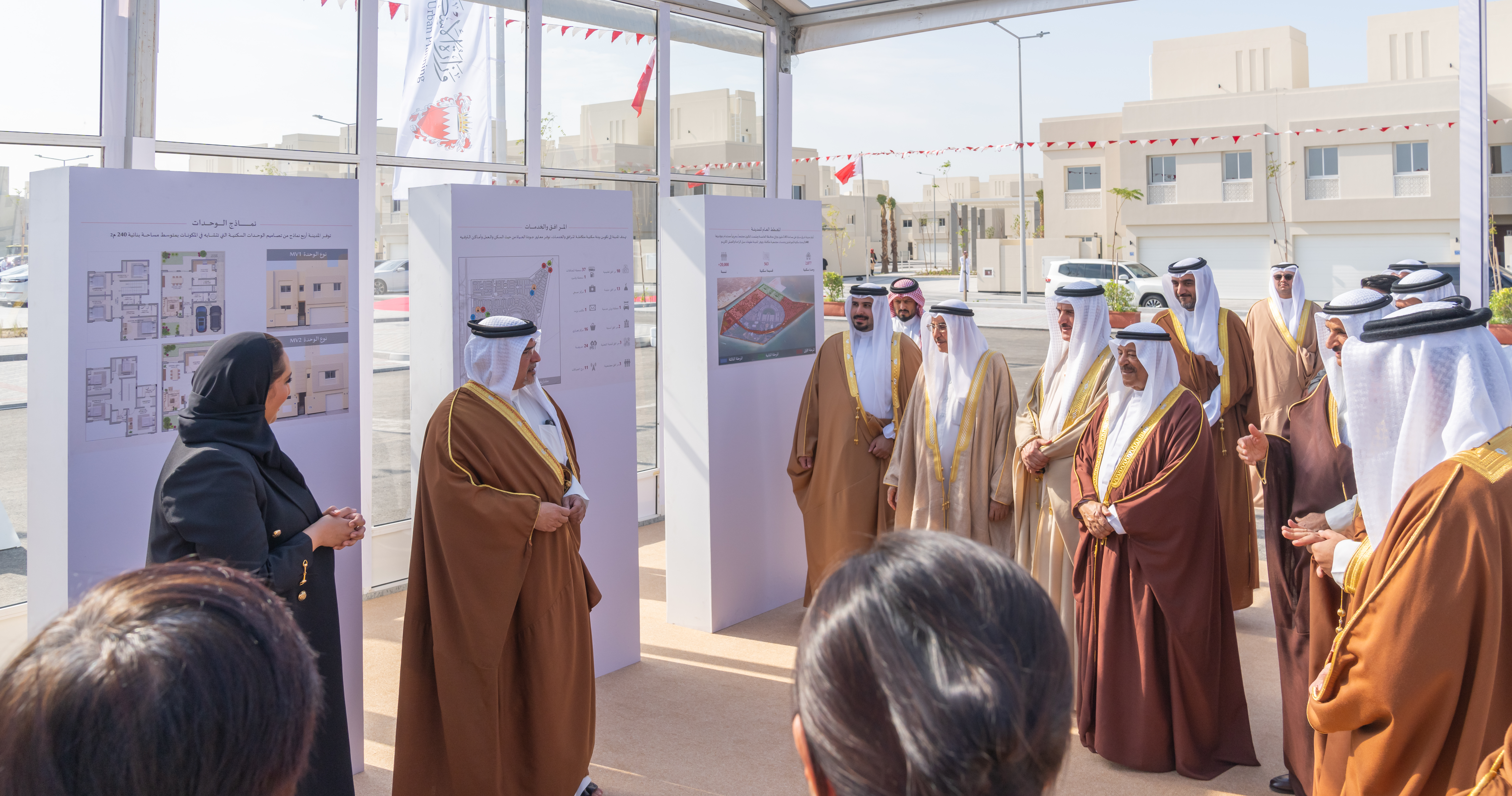 ? سمو ولي العهد رئيس مجلس الوزراء يرعى حفل افتتاح مشروع مدينة شرق سترة الإسكاني