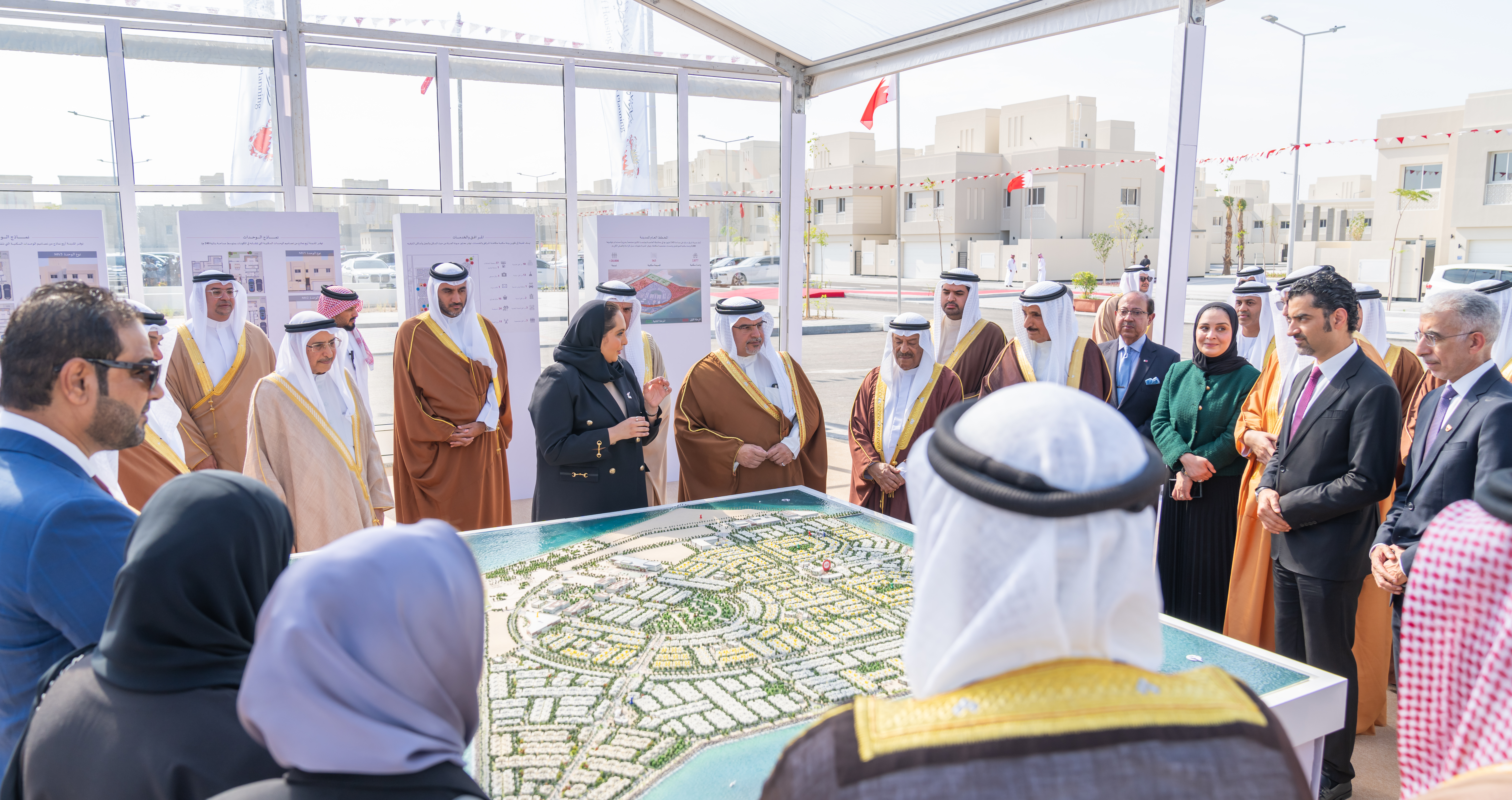 ? سمو ولي العهد رئيس مجلس الوزراء يرعى حفل افتتاح مشروع مدينة شرق سترة الإسكاني