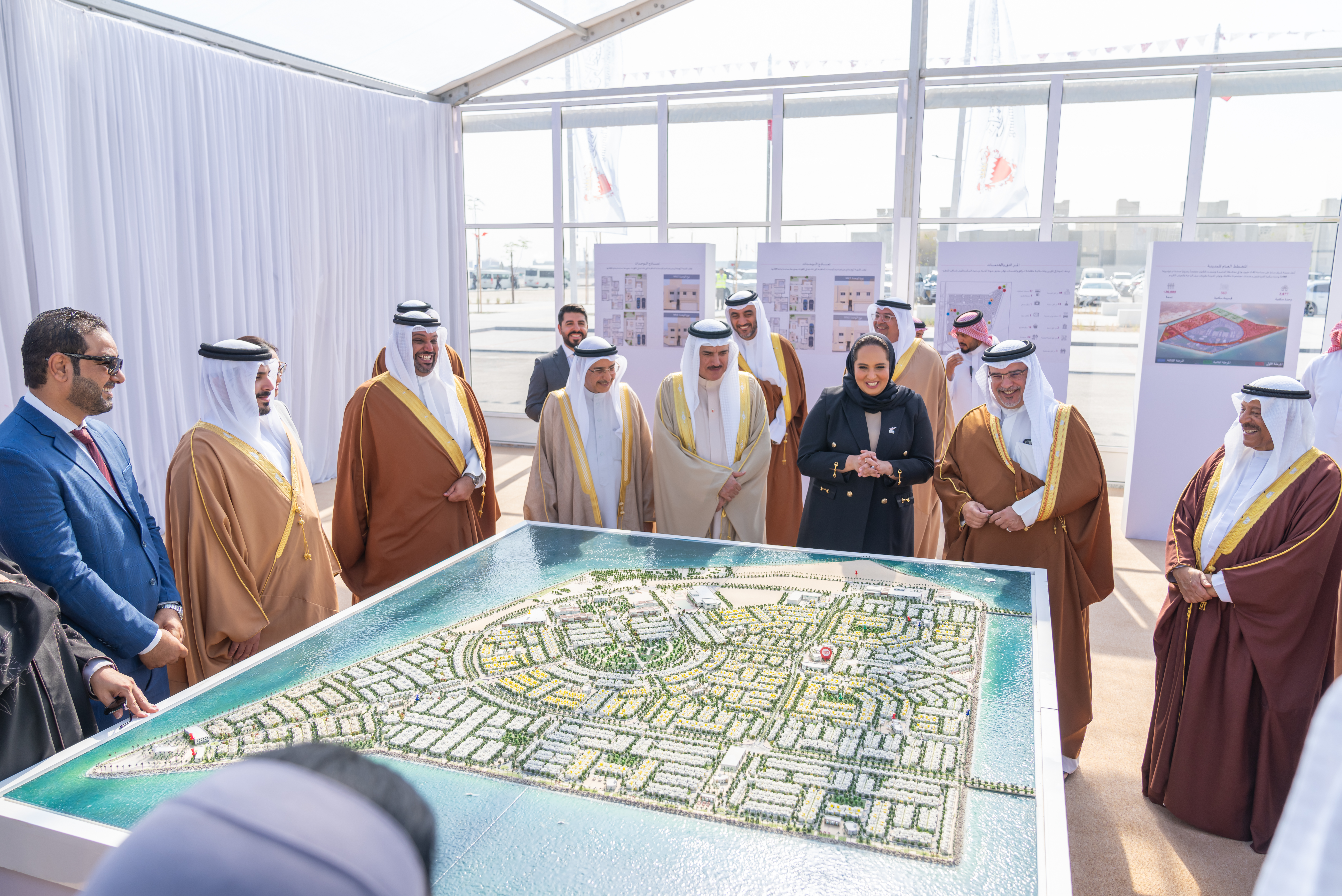 ? سمو ولي العهد رئيس مجلس الوزراء يرعى حفل افتتاح مشروع مدينة شرق سترة الإسكاني