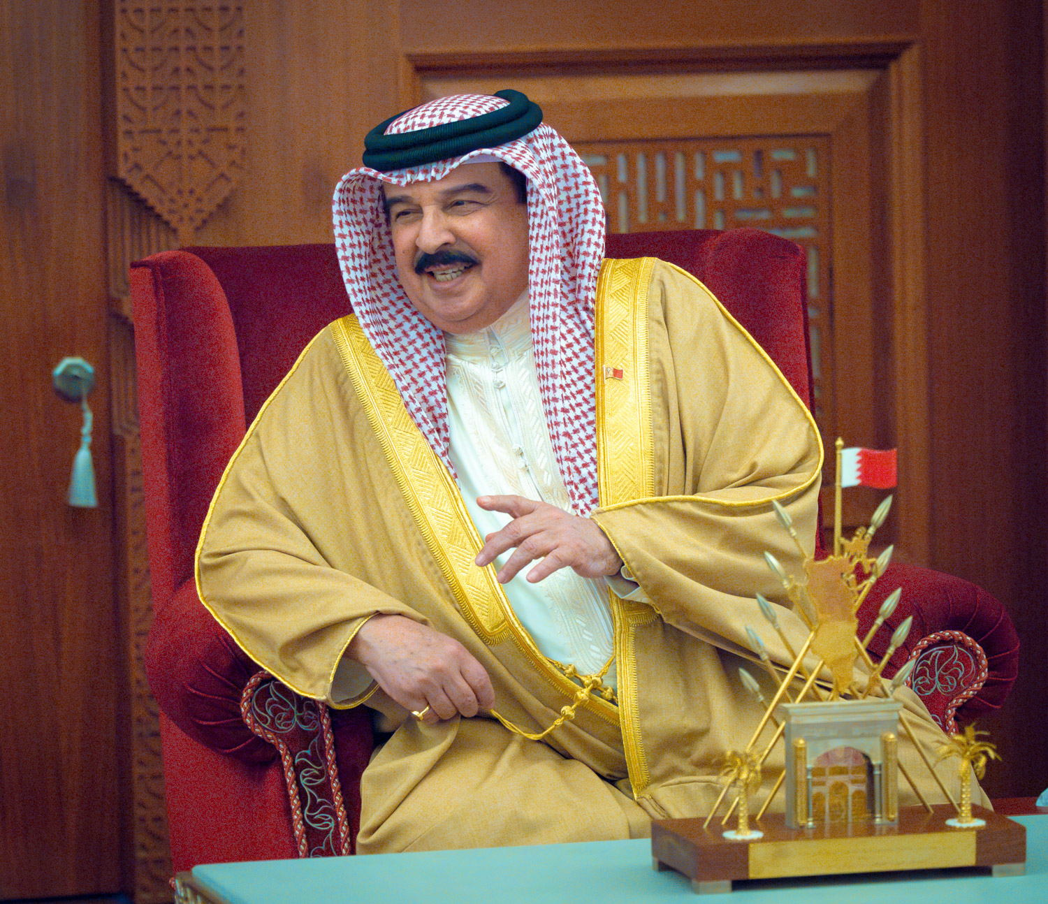 جلالة الملك المعظم يستقبل وزيرة الإسكان والتخطيط العمراني 