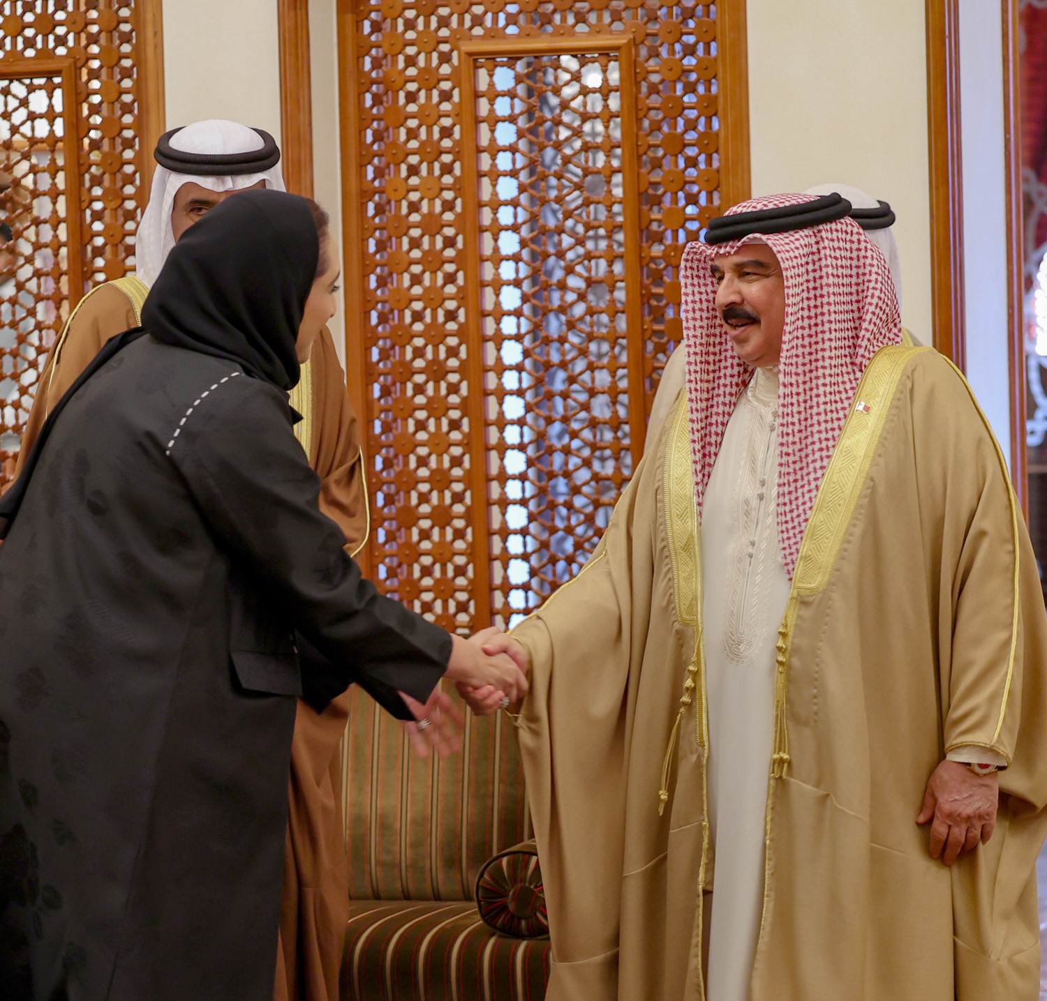 ? جلالة الملك المعظم يستقبل وزيرة الإسكان والتخطيط العمراني 