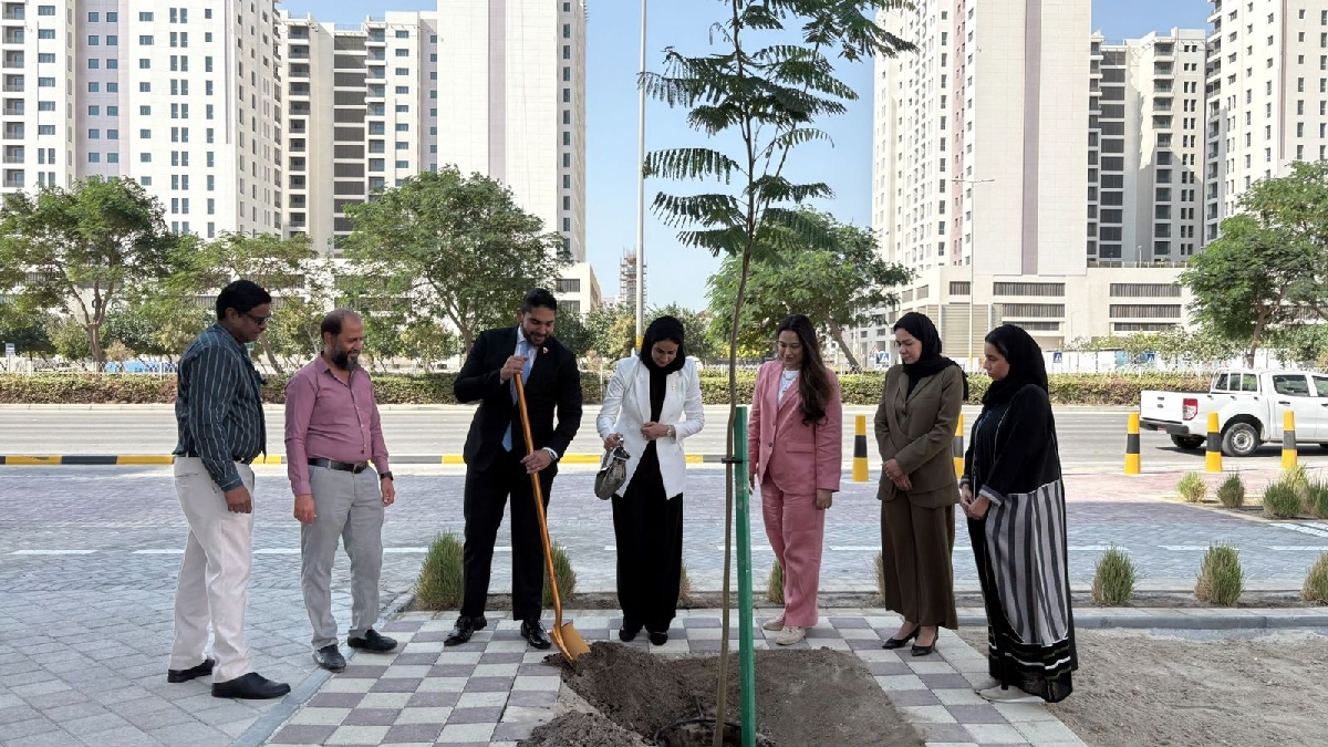 ? وزيرة الإسكان والتخطيط العمراني تشارك في أسبوع الشجرة