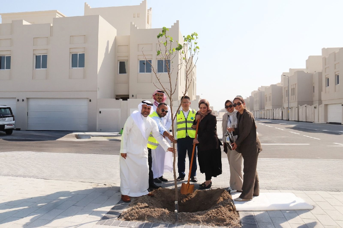 ? وزيرة الإسكان والتخطيط العمراني تشارك في أسبوع الشجرة