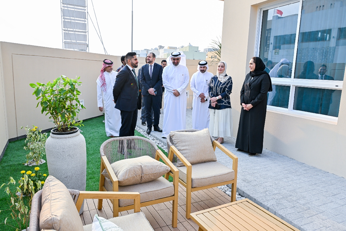 وزيرة الإسكان والتخطيط العمراني تطلع على مستجدات مشروعي الوادي وهورة سند 