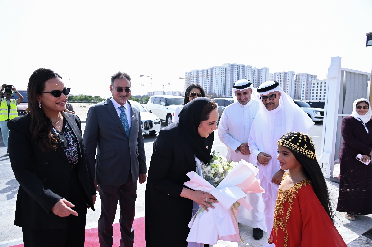 ? وزيرة الإسكان والتخطيط العمراني تشهد وضع حجر الأساس لمشروع إنشاء 24 وحدة سكنية بمدينة سلمان ضمن برنامج حقوق تطوير الأراضي الحكومية