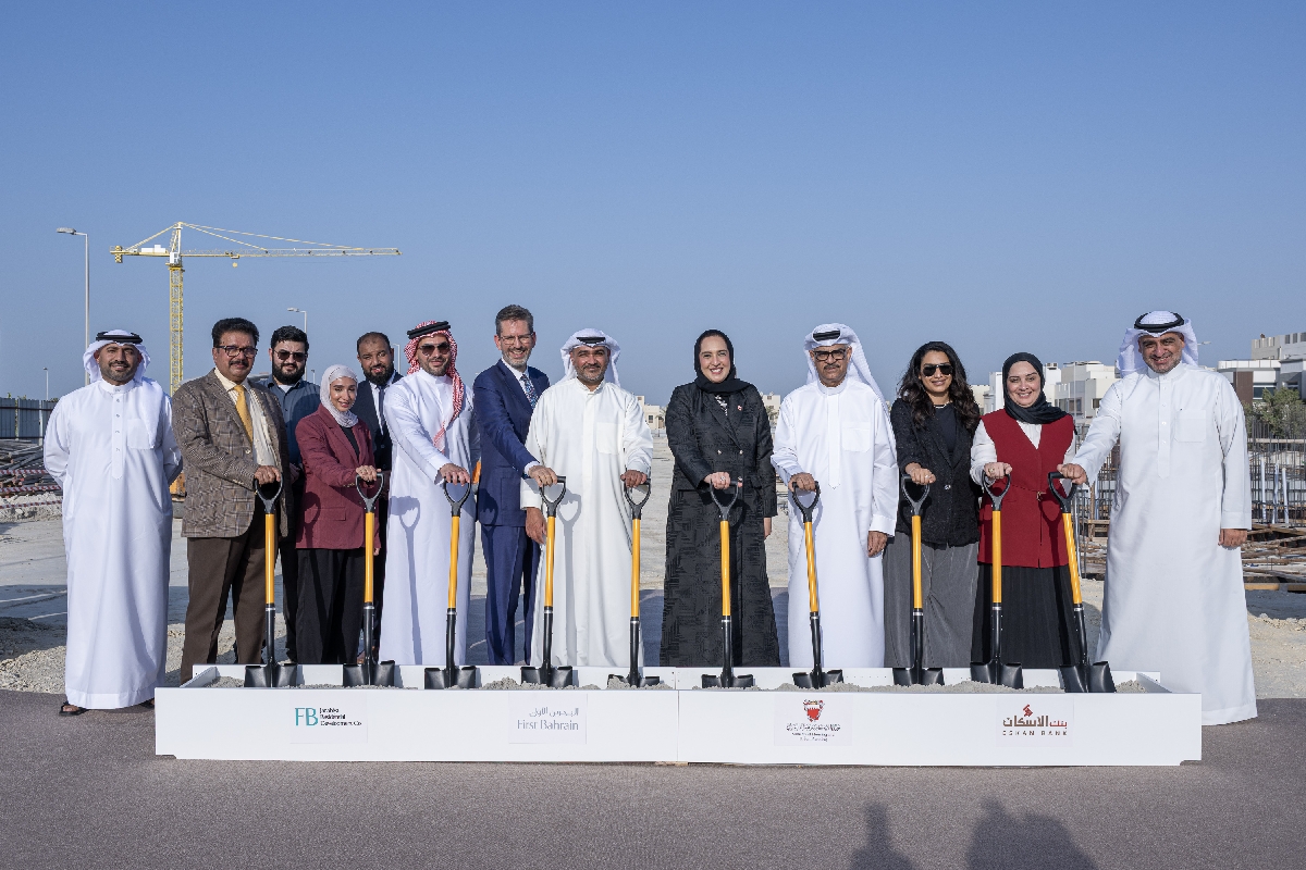 ? ضمن خطة تنفيذ 137 وحدة سكنية في إطار برنامج حقوق تطوير الأراضي الحكومية وزيرة الإسكان والتخطيط العمراني تشهد بدء أعمال إنشاء 44 وحدة سكنية بمدينة سلمان