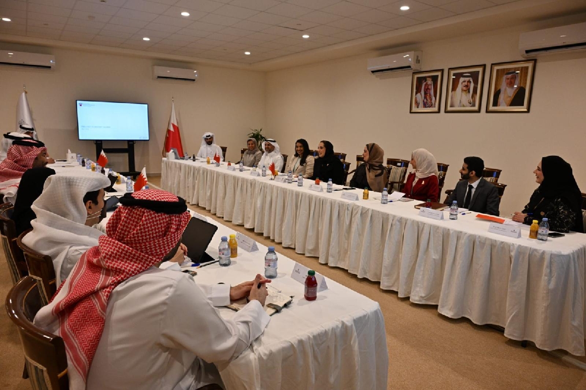 ? وزيرة الإسكان والتخطيط العمراني تلتقي منتسبي الدفعة الحادية عشرة من برنامج رئيس مجلس الوزراء لتنمية الكوادر الحكومية