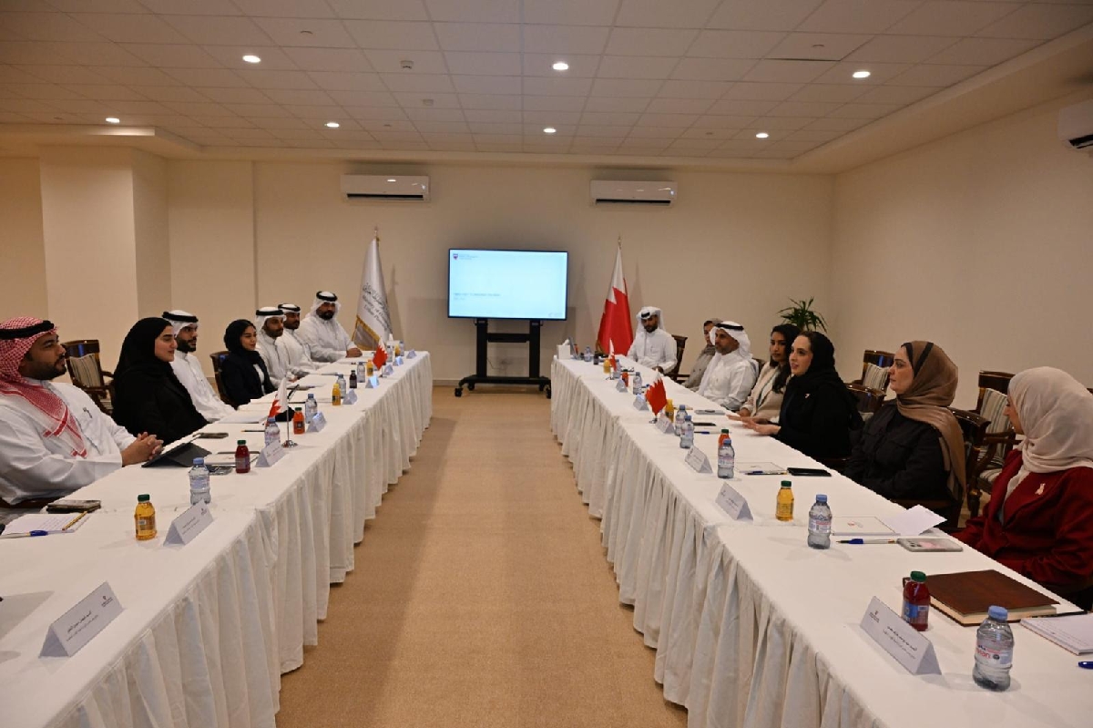 ? وزيرة الإسكان والتخطيط العمراني تلتقي منتسبي الدفعة الحادية عشرة من برنامج رئيس مجلس الوزراء لتنمية الكوادر الحكومية